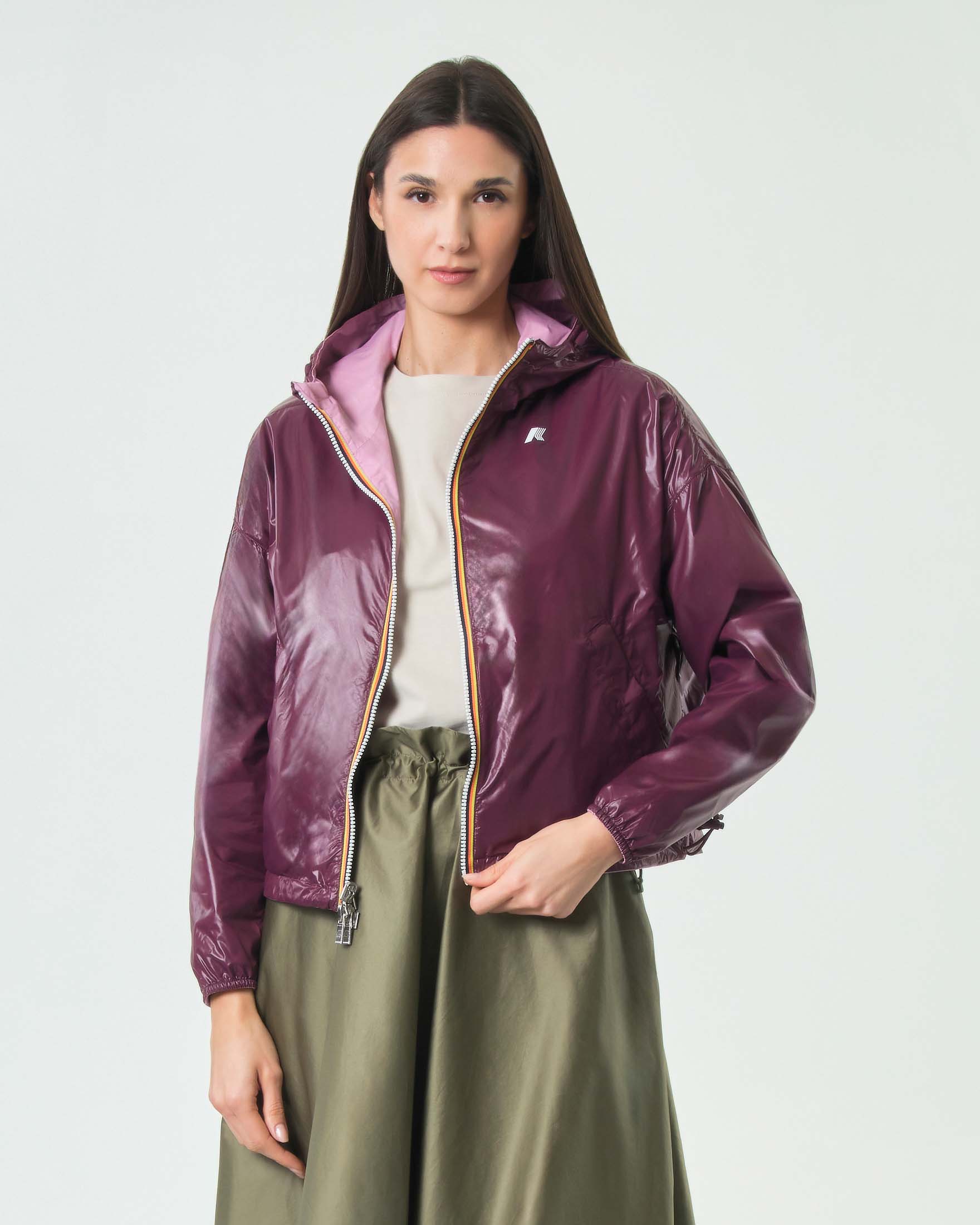 Giacca cropped impermeabile K-Way Double Laurette rosa e bordeaux con cappuccio e chiusura zip image