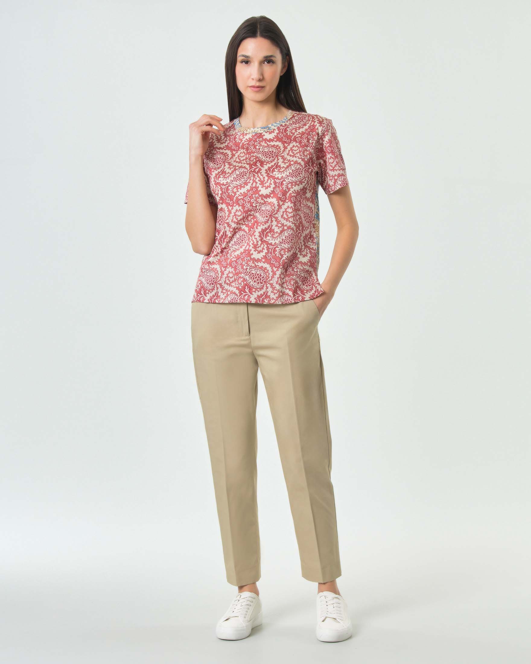 T-shirt girocollo a maniche corte Weekend Max Mara bianca in cotone con stampa paisley multicolor image