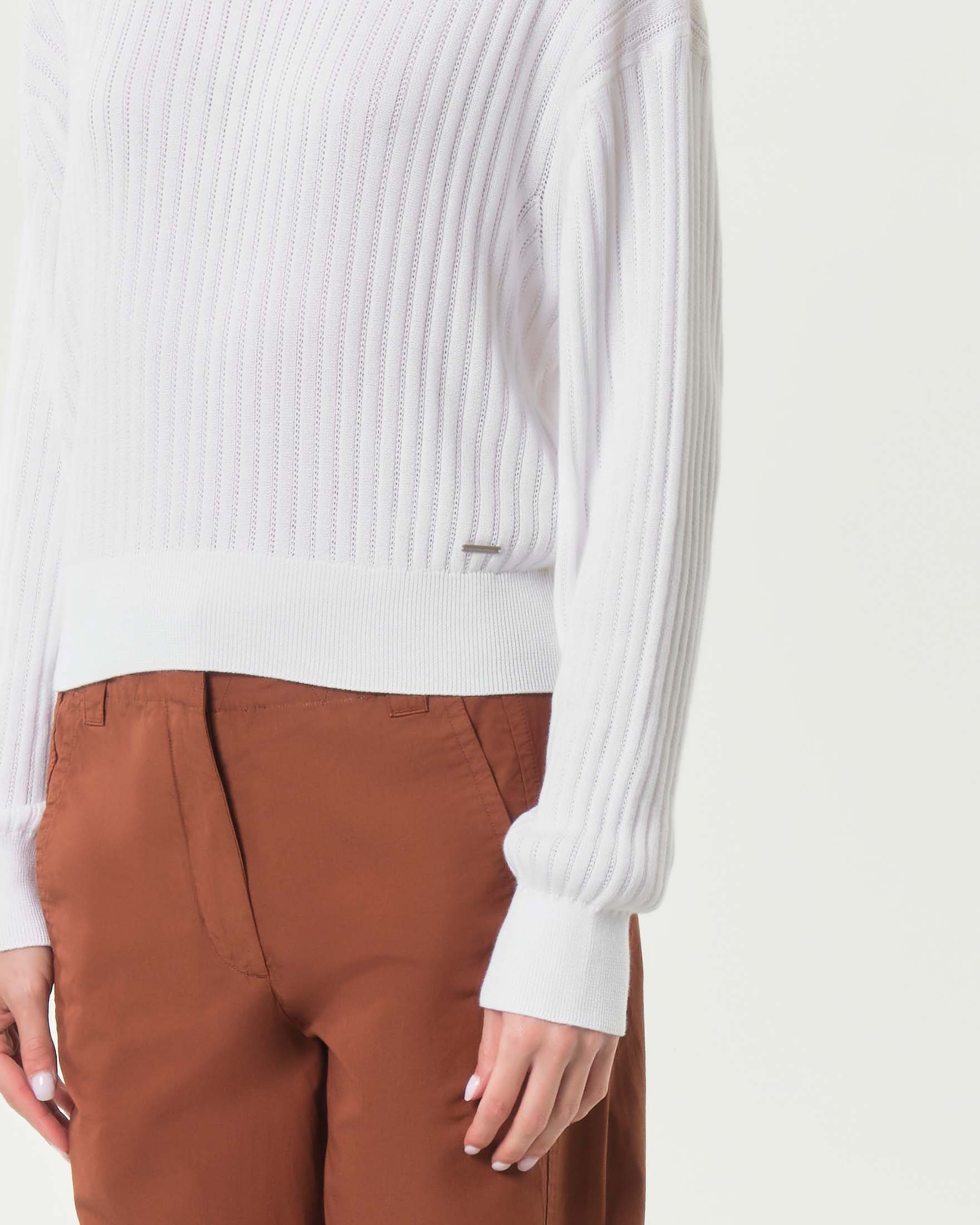 Maglia corta girocollo traforata Woolrich bianca in puro cotone con bordi a costine image
