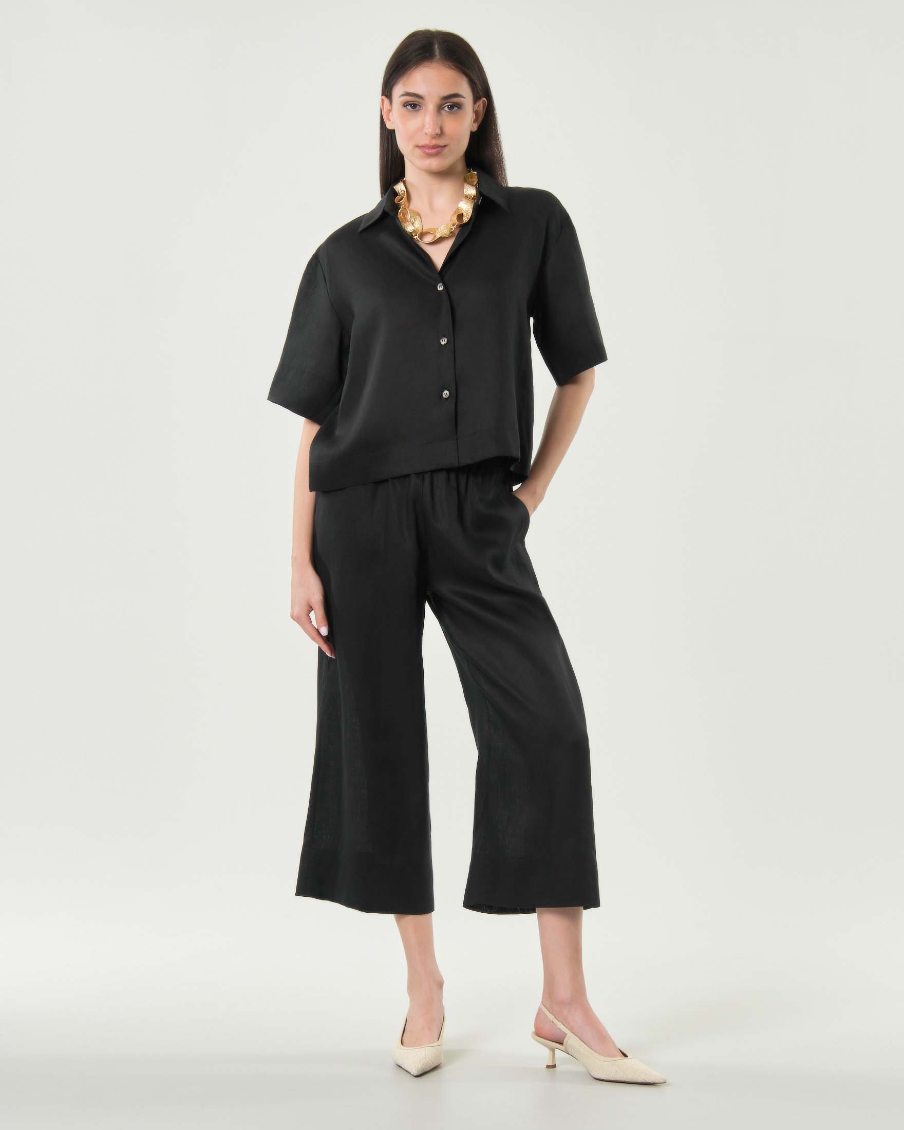 Camicia boxy Greek Archaic Kori nera in puro lino a mezze maniche image