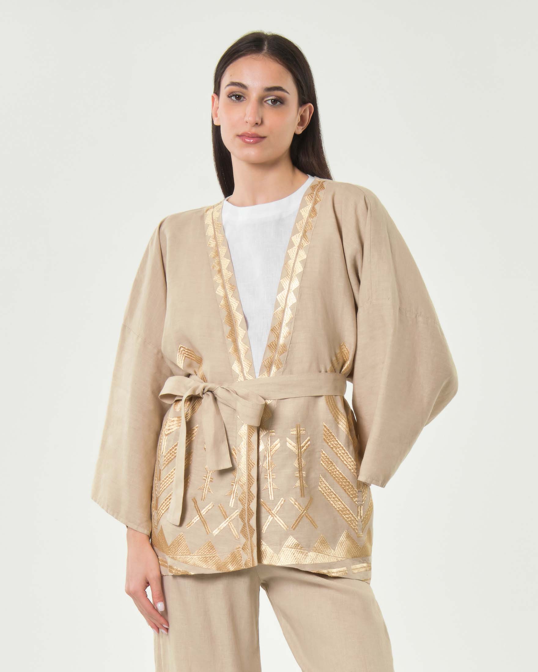 Giacca kimono Greek Archaic Kori beige in puro lino con cintura e ricami dorati d'ispirazione greca