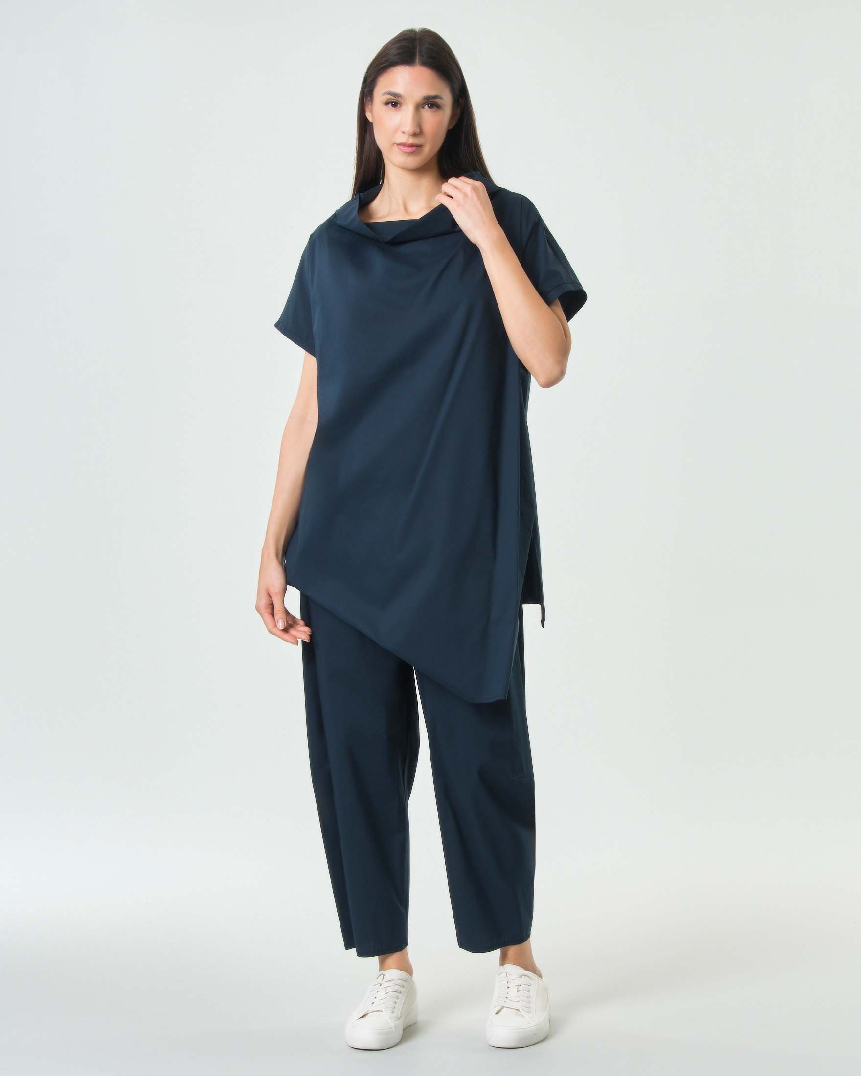 Blusa blu Jurerê in popeline di cotone con maniche ad aletta e collo a cratere image