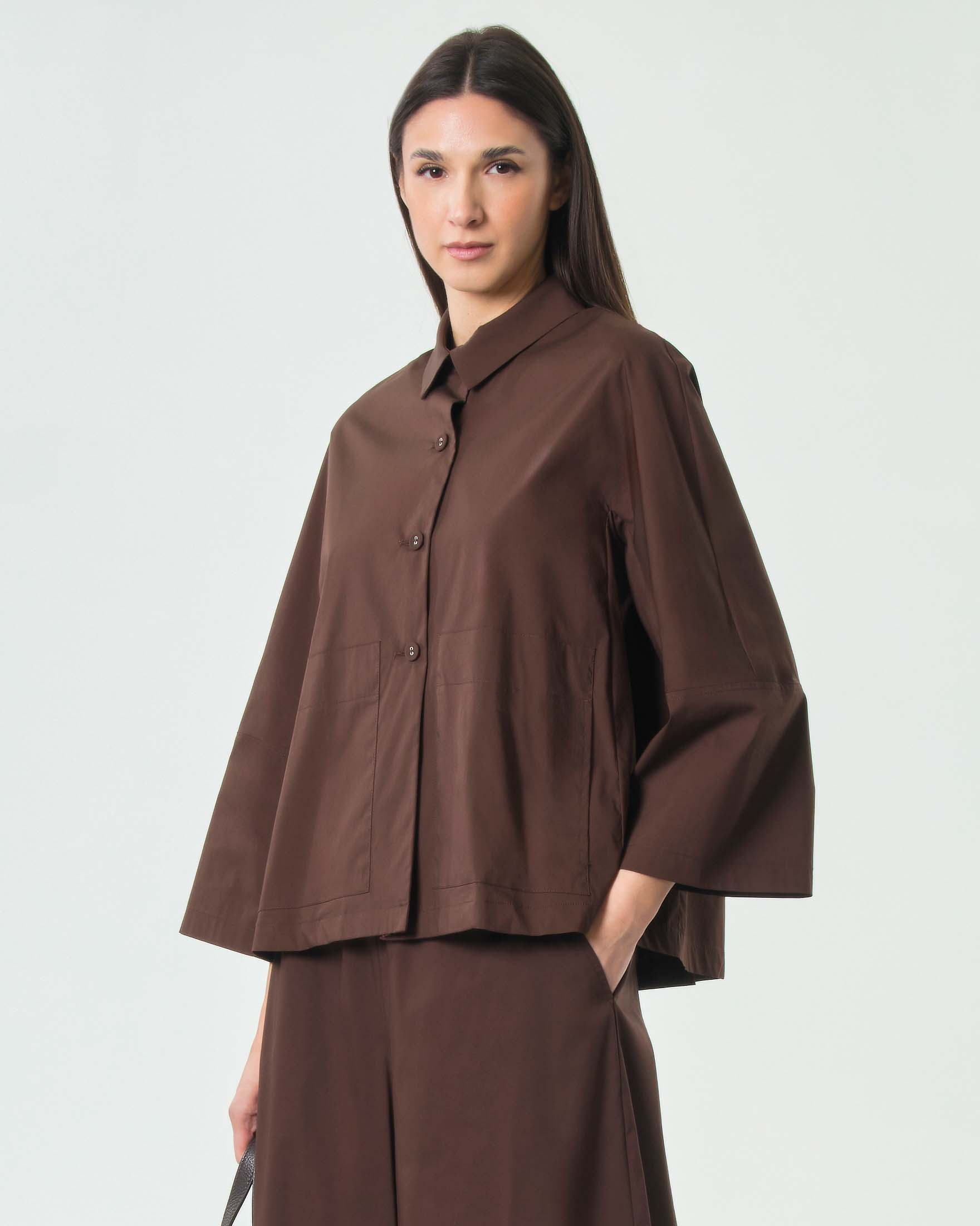 Giacca chemisier Jurerê color moro in cotone stretch con colletto a camicia e maniche ampie