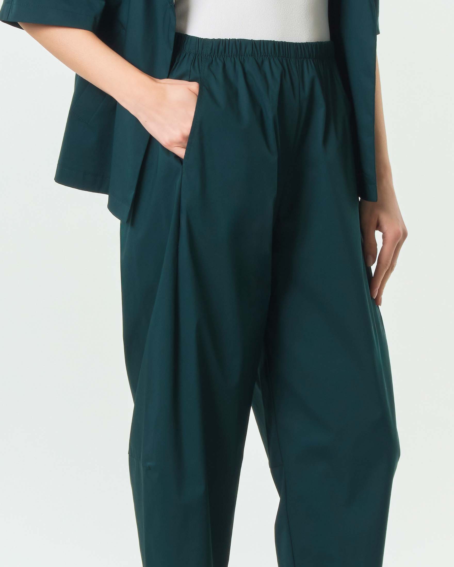 Pantaloni baloon verde Jurerê in popeline di cotone stretch con elastico inserito in vita image