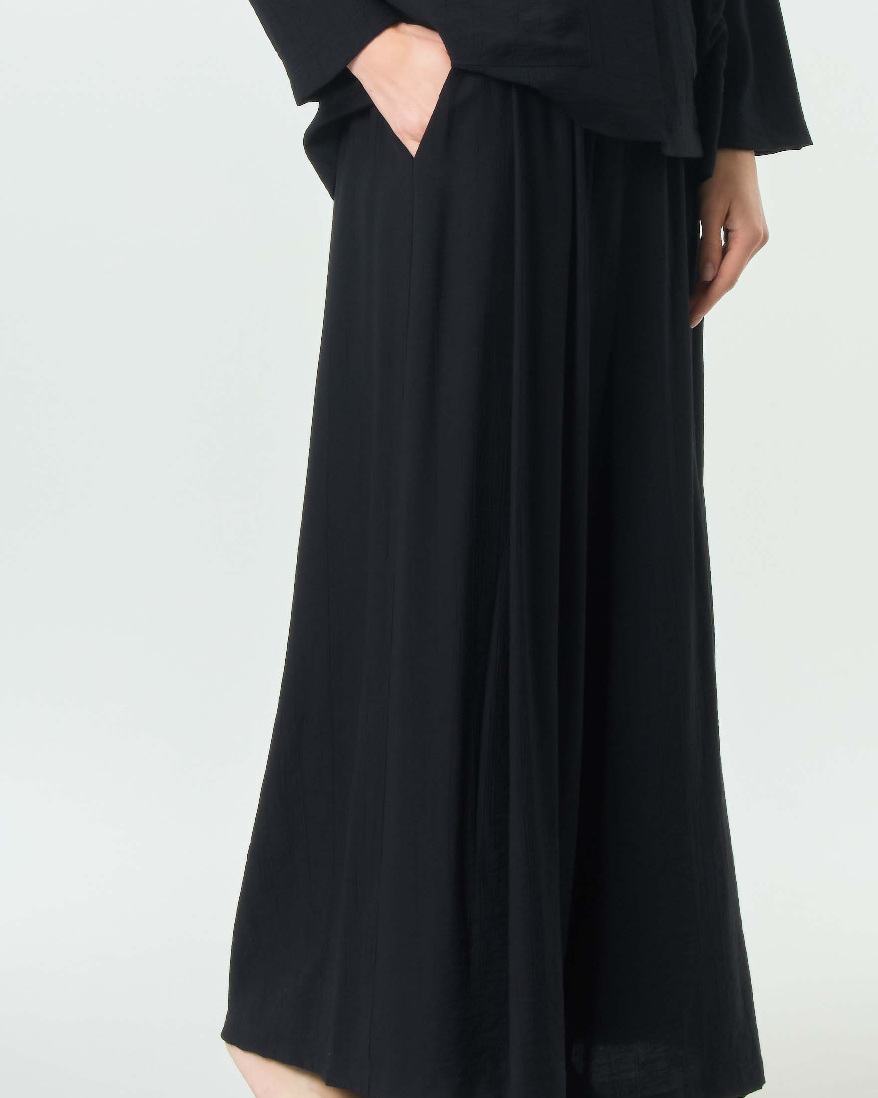Pantaloni super wide Jurerê neri in morbida viscosa con elastico in vita image