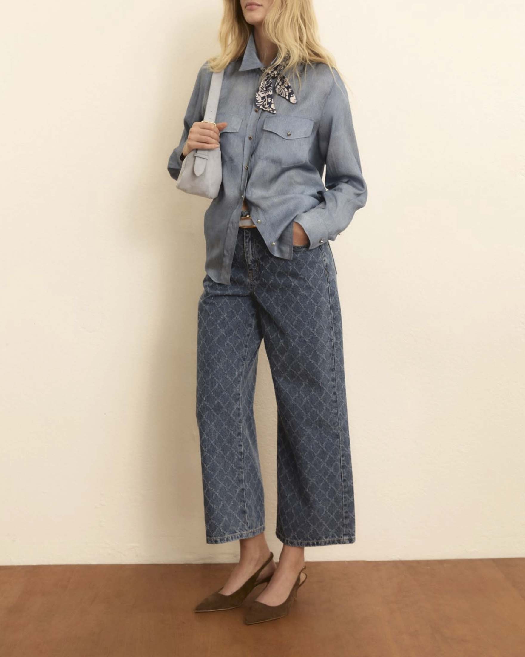 Camicia effetto denim chiaro in twill di viscosa con bottoni dorati