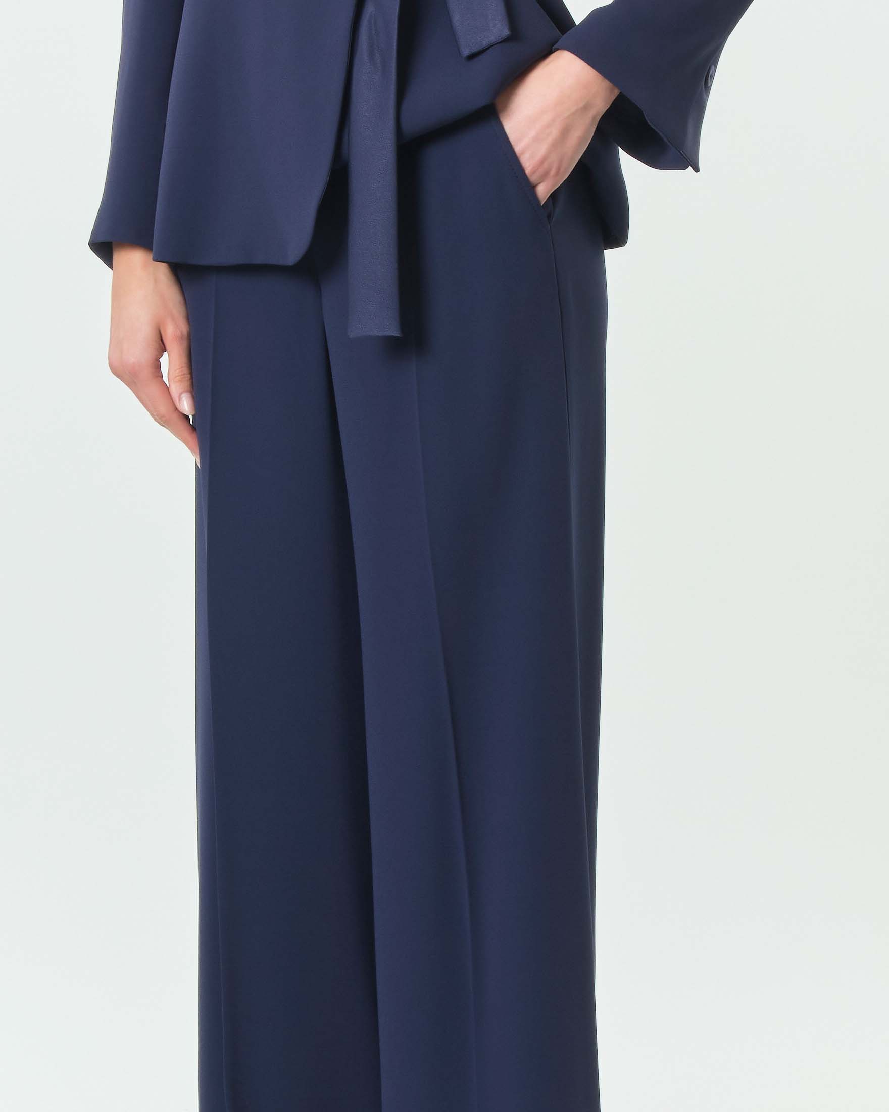 Pantaloni a palazzo Marella blu in crepe con piega fronte e retro e chiusura a zip image