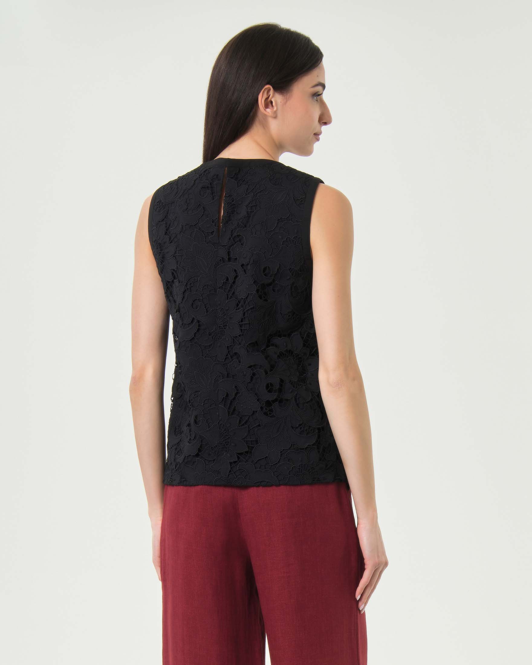 Top smanicato Max Mara Elegante nero con pizzo e apertura a goccia sul retro