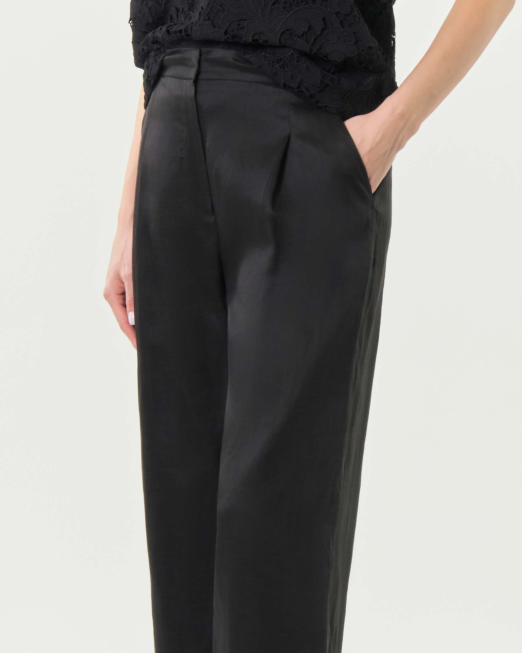 Pantalone crop Max Mara Studio ocra in tela ramié con doppia pinces e chiusura con listino