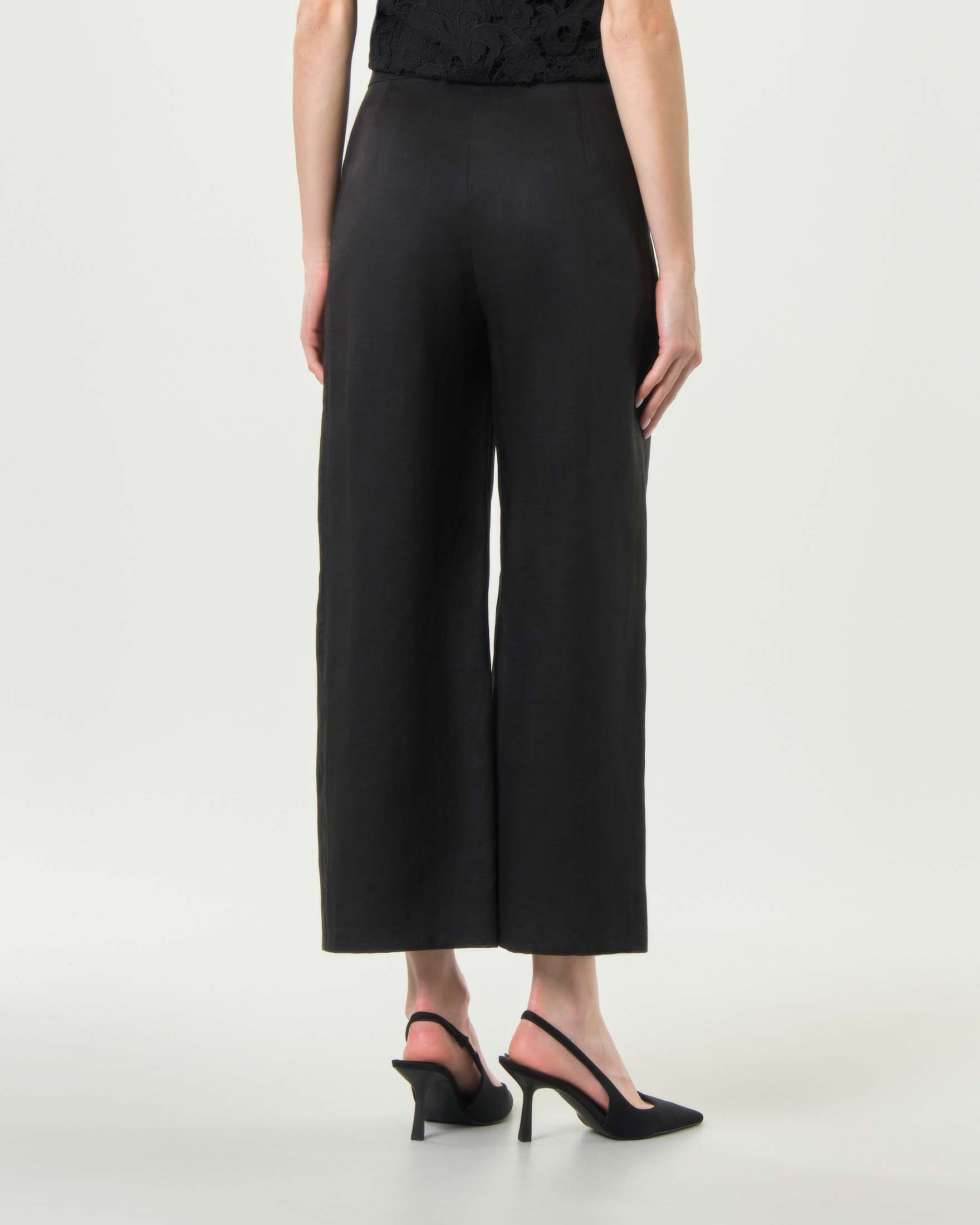 Pantalone crop Max Mara Studio ocra in tela ramié con doppia pinces e chiusura con listino