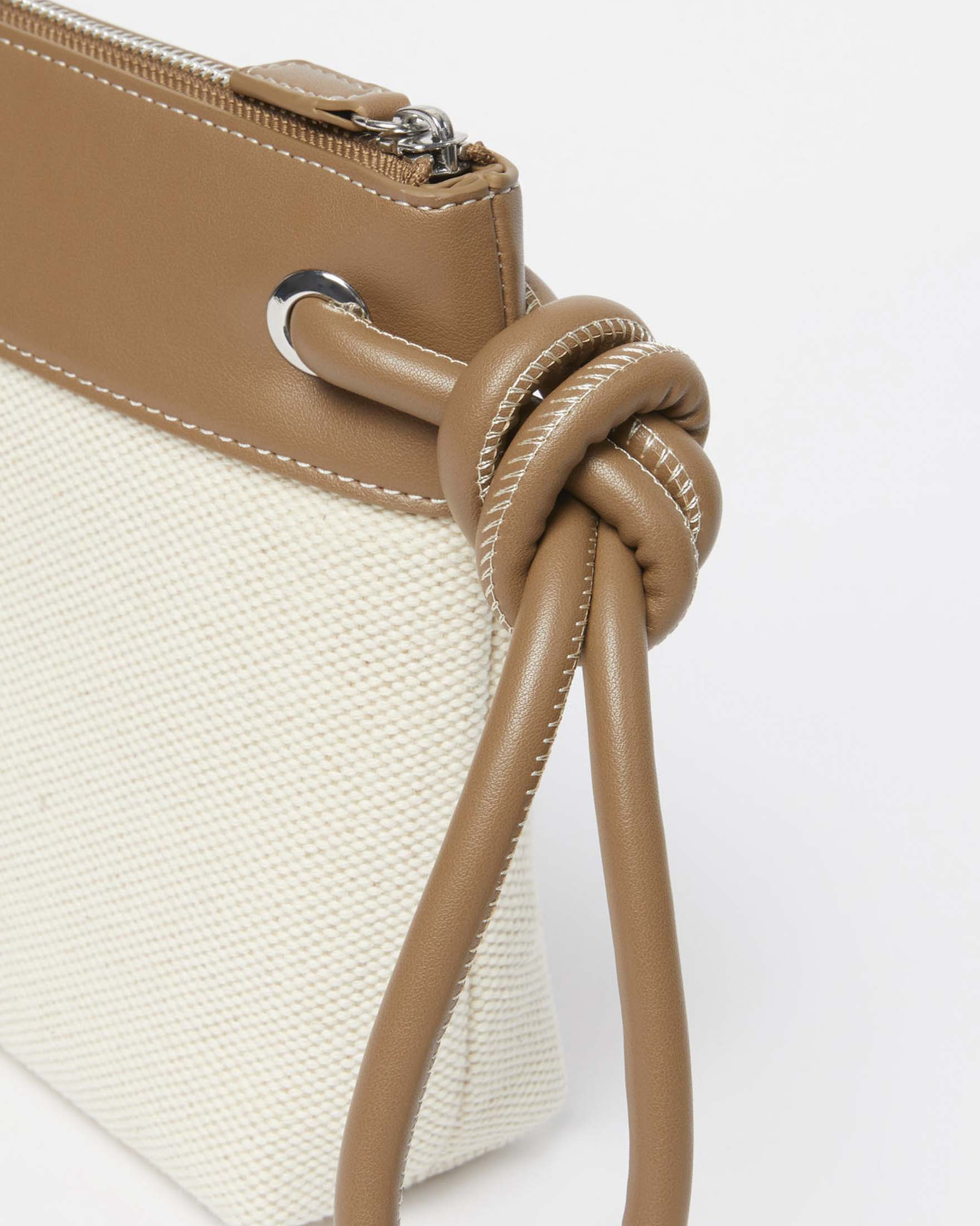 Pochette media Max Mara Beachwear in cotone écru con zip e dettaglio M Monogram image