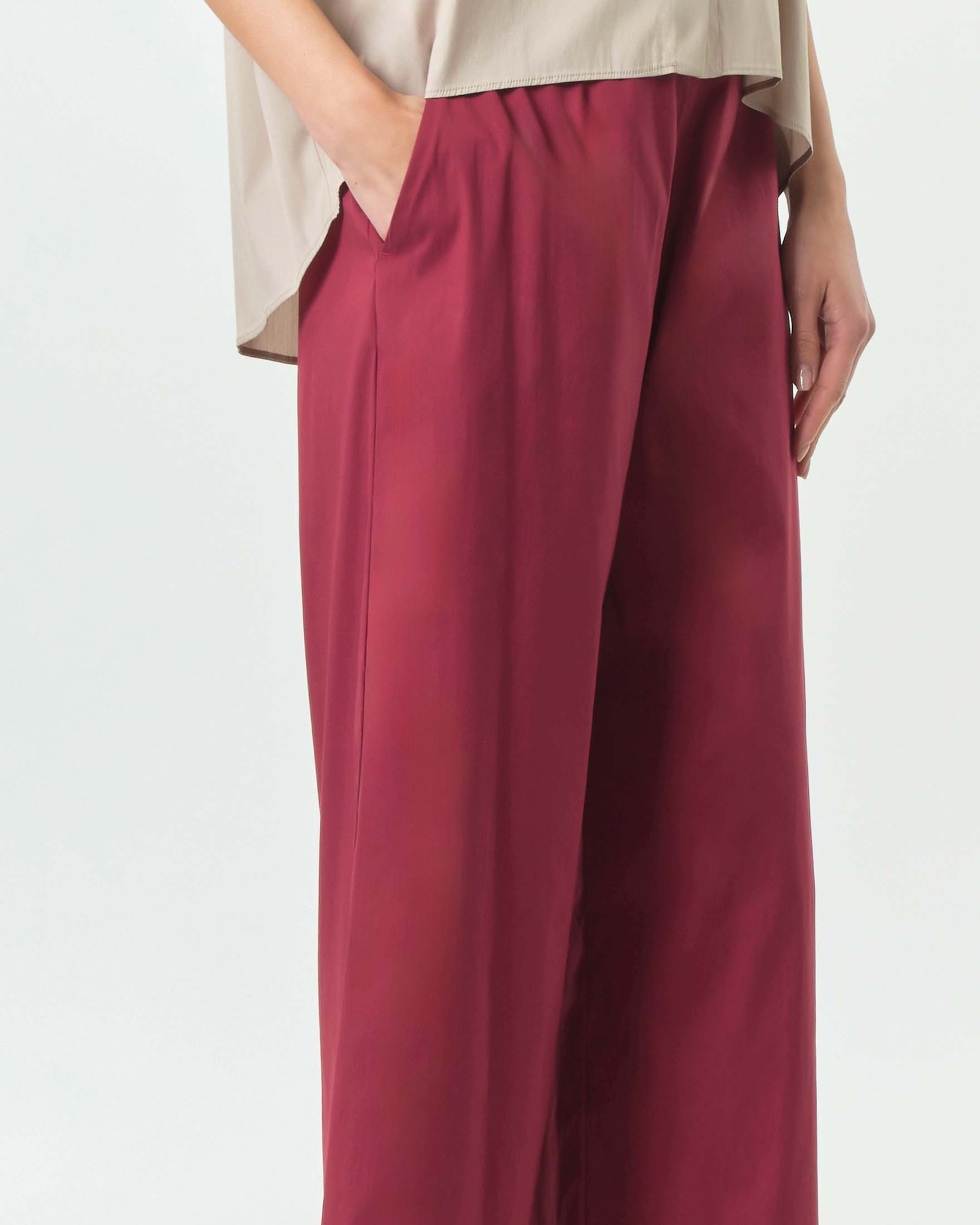 Pantaloni cropped ampio Max Mara Beachwear rubino in popeline stretch con vita elasticizzata image