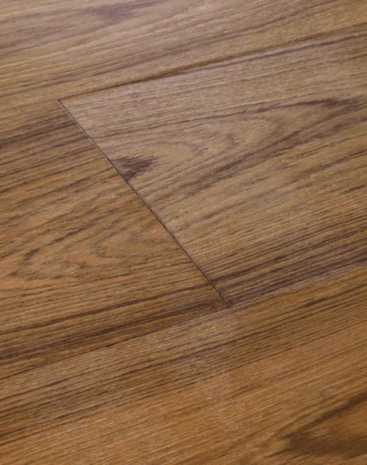 Soffitti, boiserie, scale e parquet in legno di teak