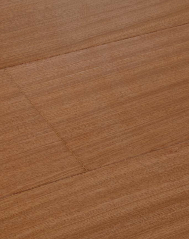 Soffitti, boiserie, scale e parquet in legno di mogano