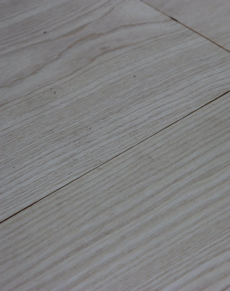 Soffitti, boiserie, scale e parquet in legno di frassino