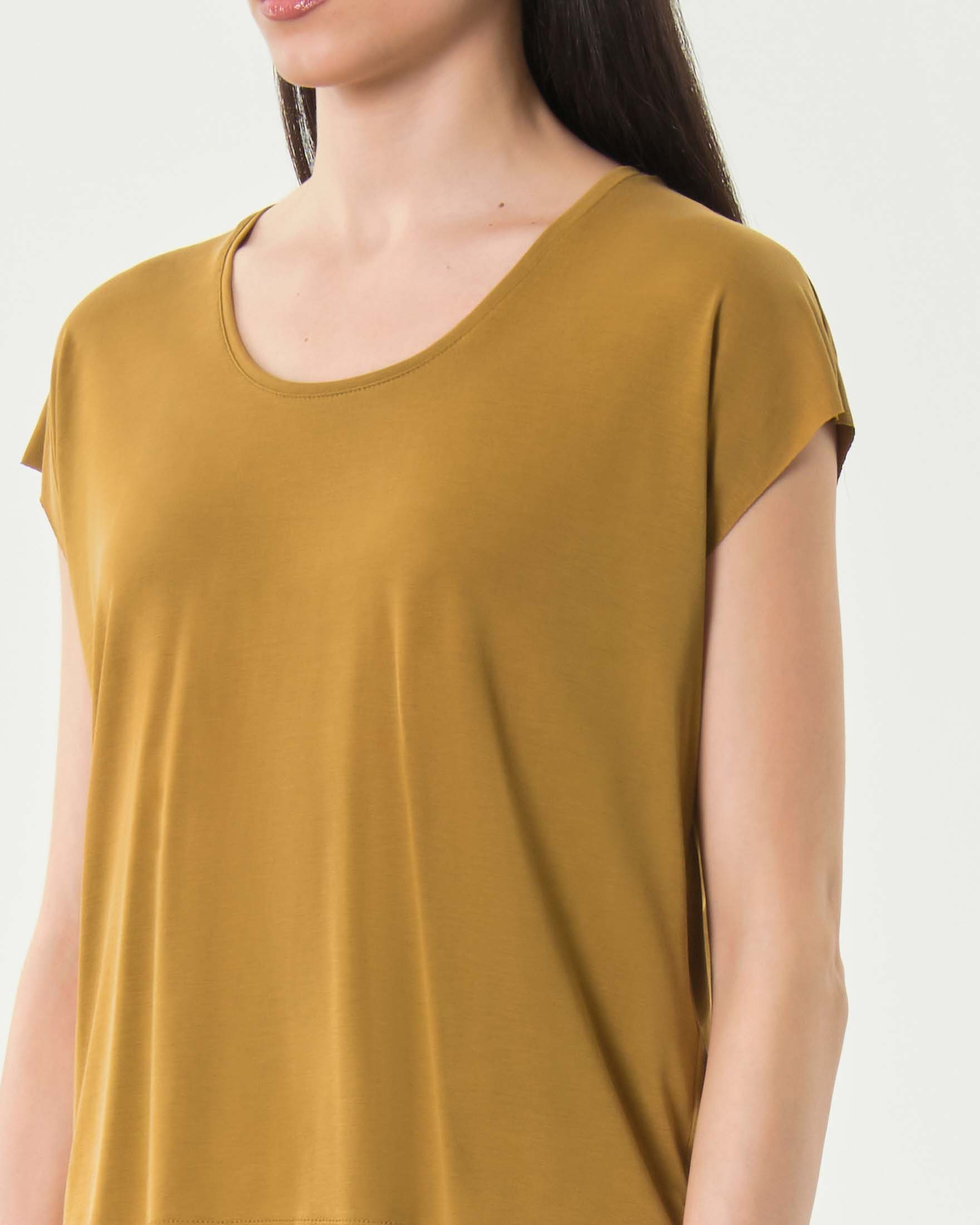 T-shirt scollo rotondo Milla color olio in misto modal con maniche ad aletta image