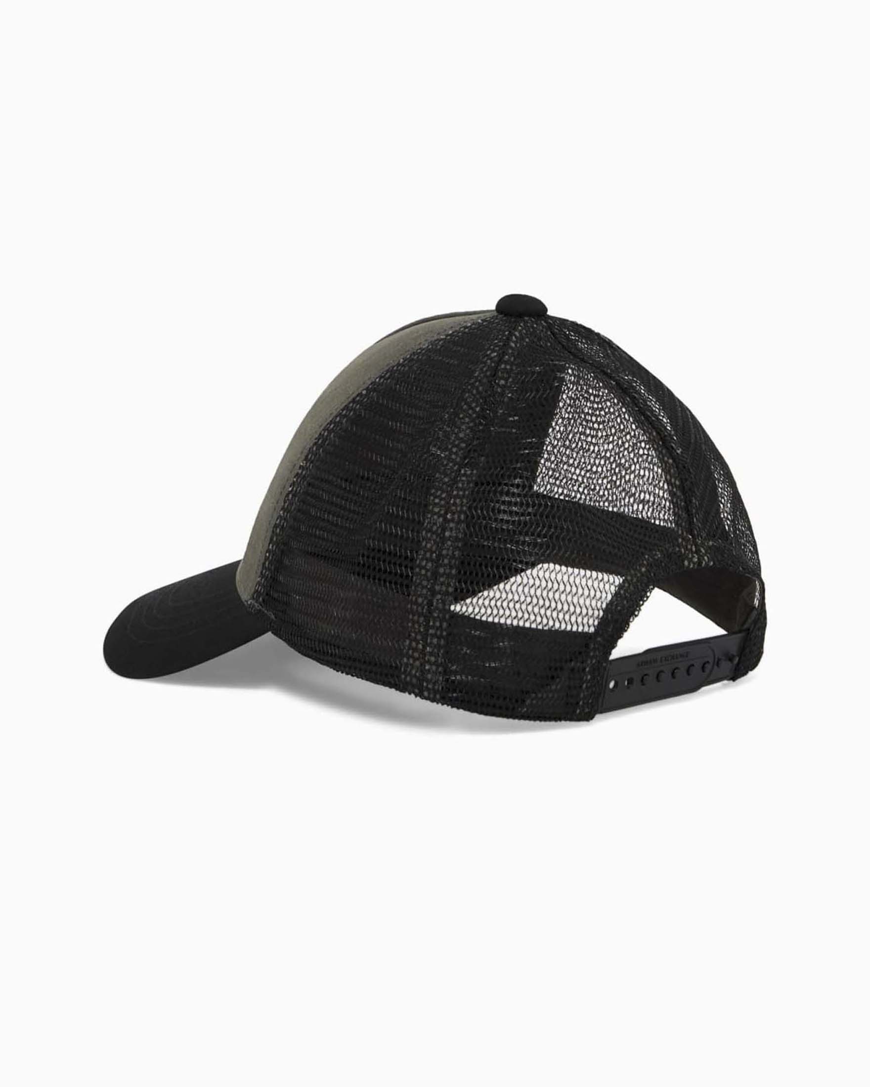 Berretto trucker Armani Exchange verde militare in cotone con logo ricamato image
