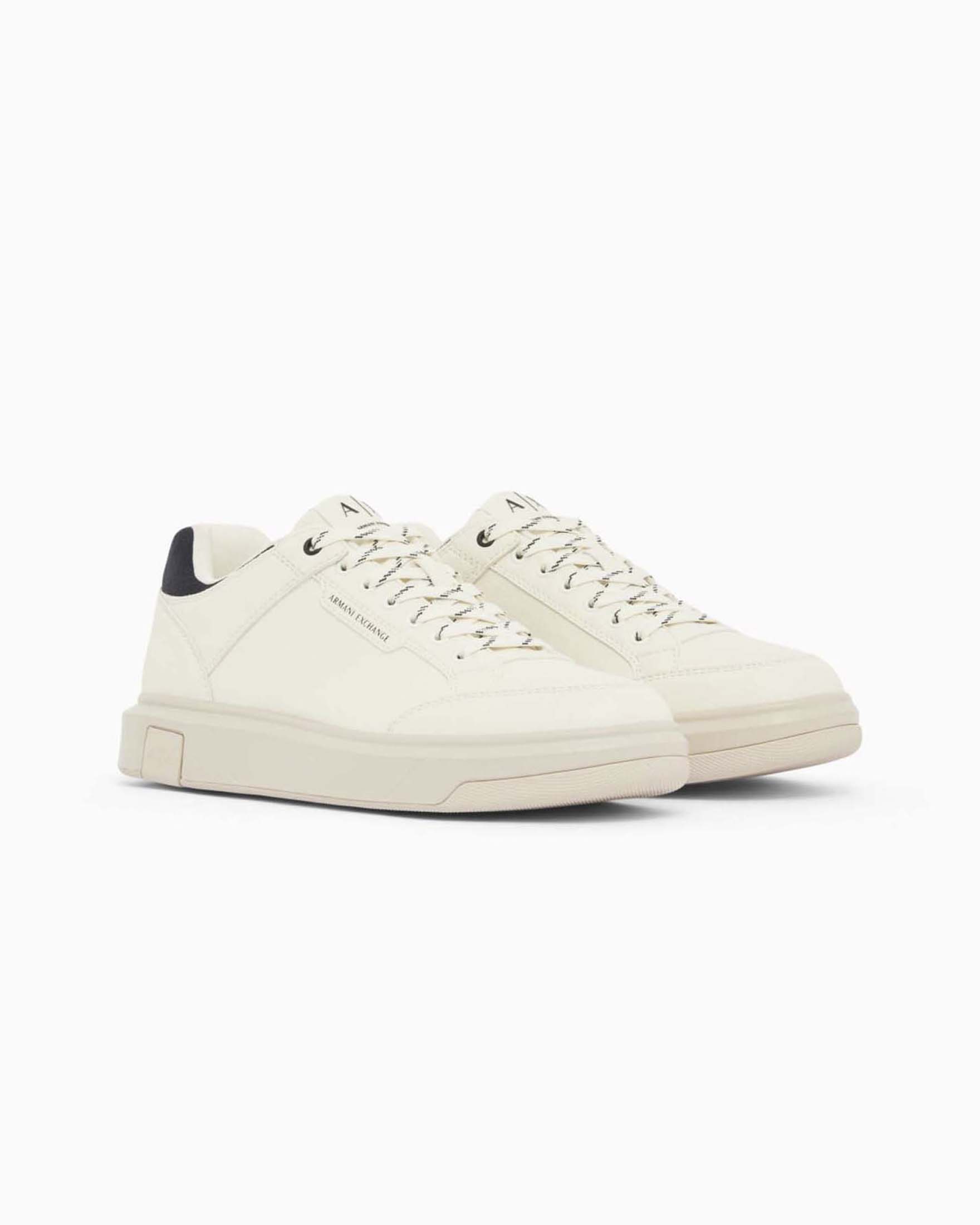 Sneakers basse Armani Exchange panna con suola spessa e logo laterale image