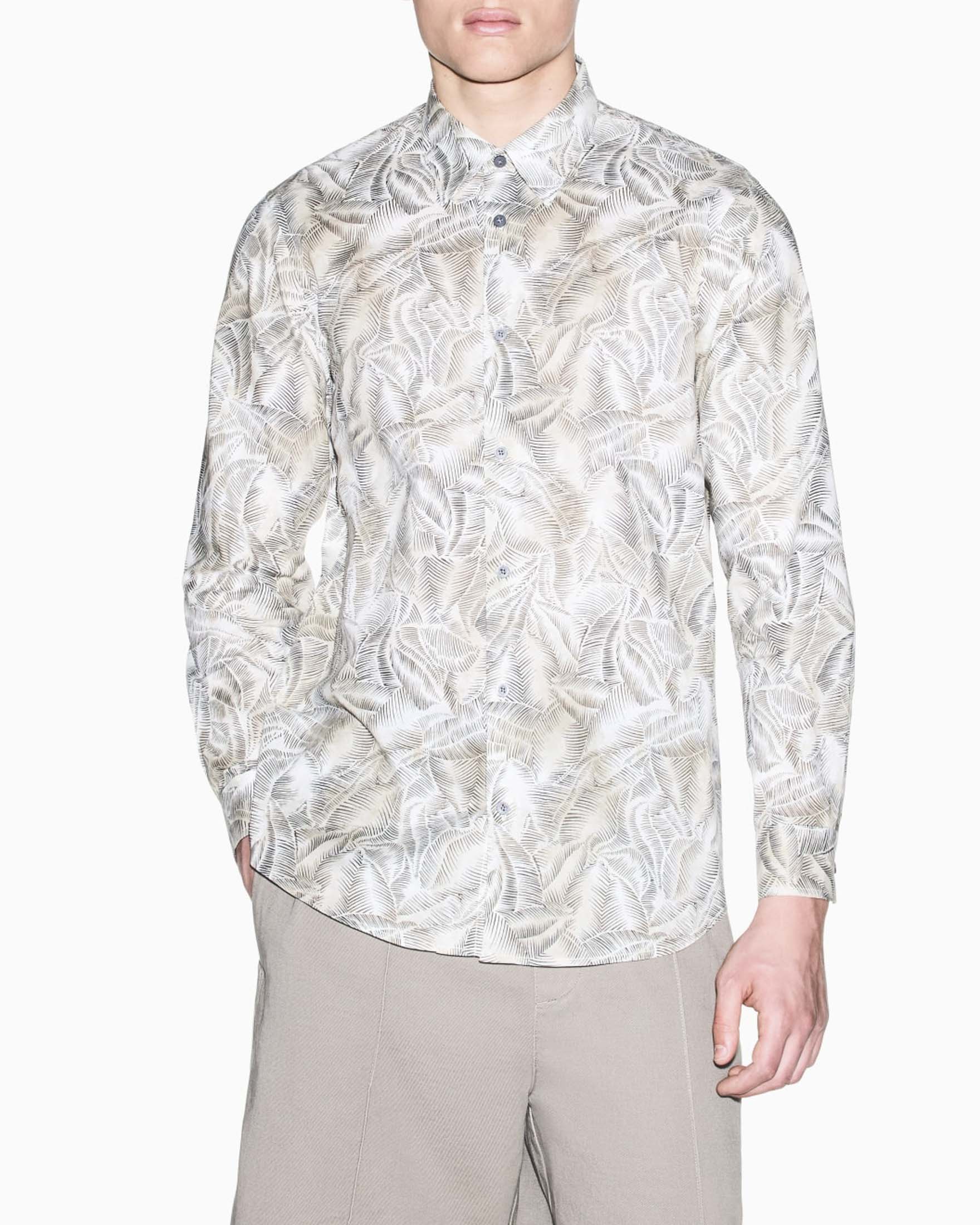 Camicia bianca Armani Exchange in mussola di cotone a fantasia foliage image