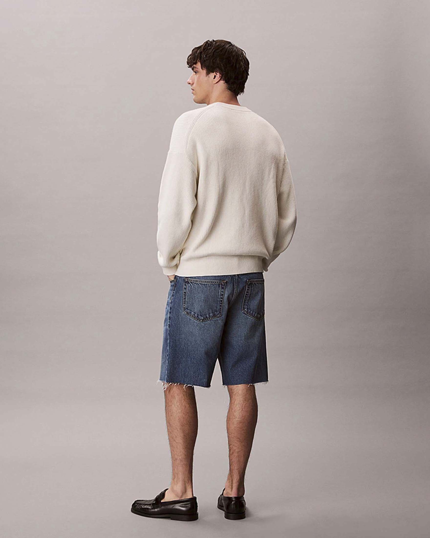 Bermuda Calvin Klein Jeans lavaggio scuro in cotone con orlo sfilacciato image
