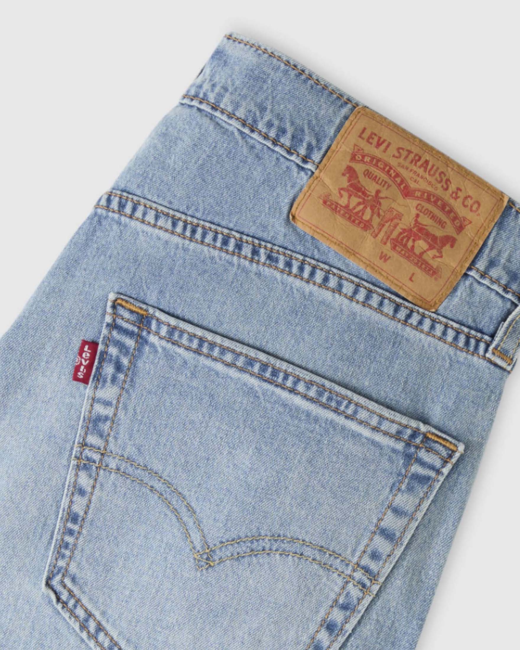 Jeans Levi's 502 lavaggio chiaro in misto cotone elasticizzato con patch logo