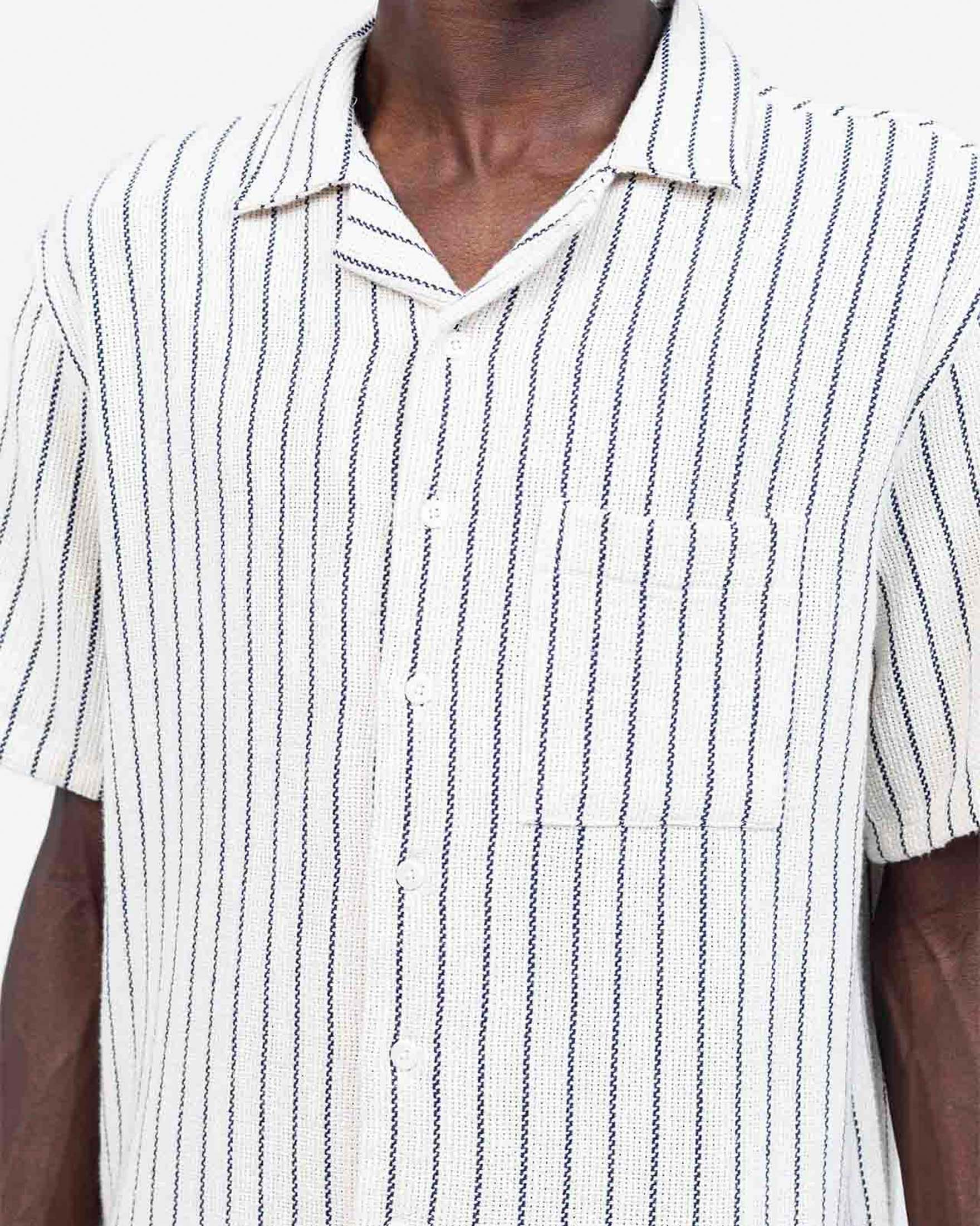 Camicia mezza manica Olow bianca a righe blu in maglia di cotone image