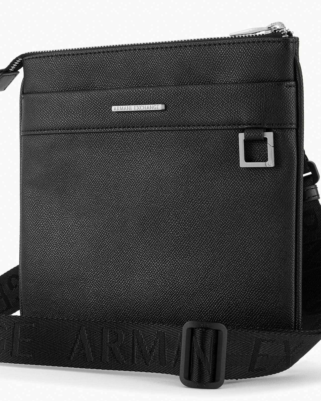 Borsa a tracolla Armani Exchange nera in similpelle con chiusura a zip image