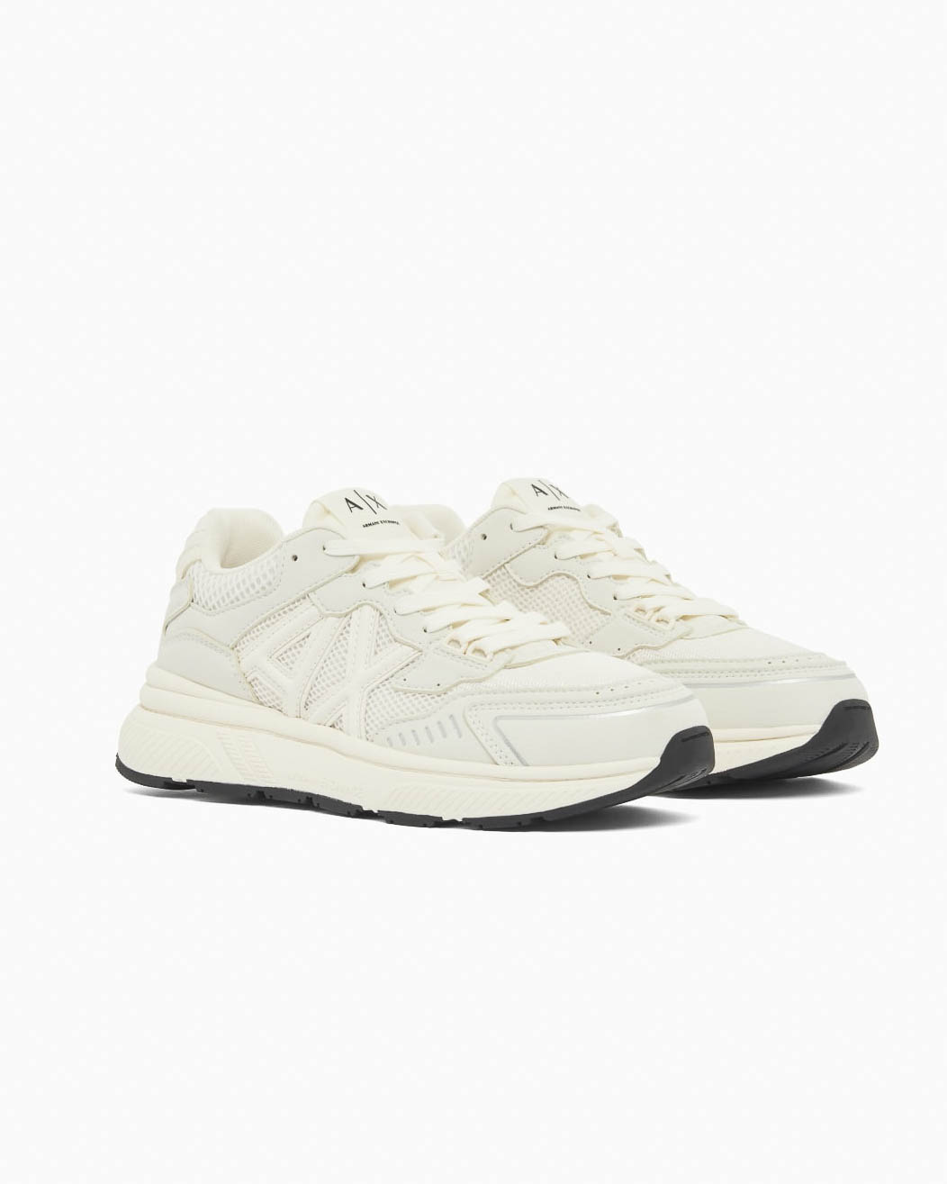 Sneakers Armani Exchange bianche in similpelle con inserti in mesh e logo image