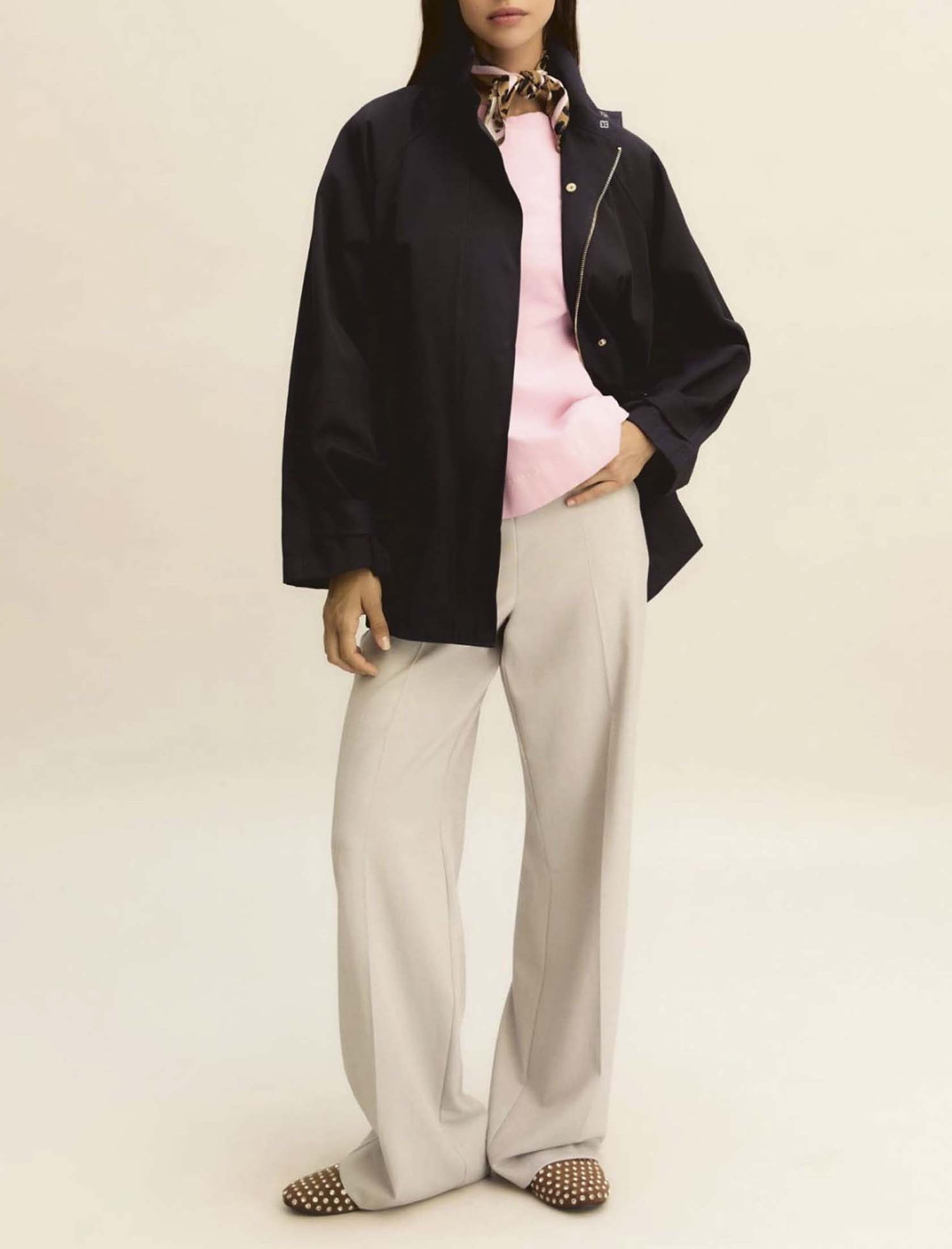 T-shirt girocollo Emme Marella rosa in cotone stretch con foulard stampato e spacchi laterali image