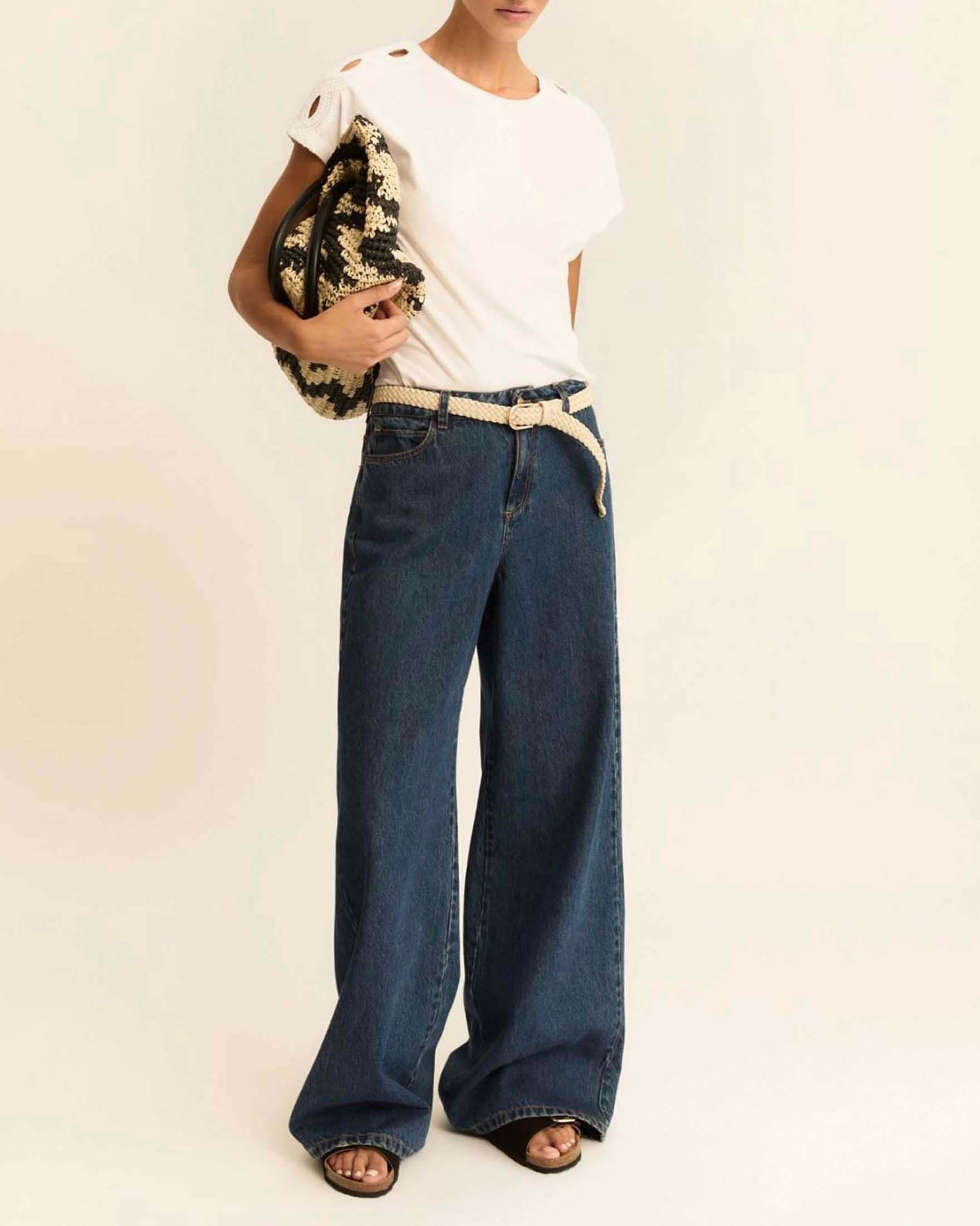 T-shirt girocollo bianca in jersey con maniche a kimono e dettagli traforati