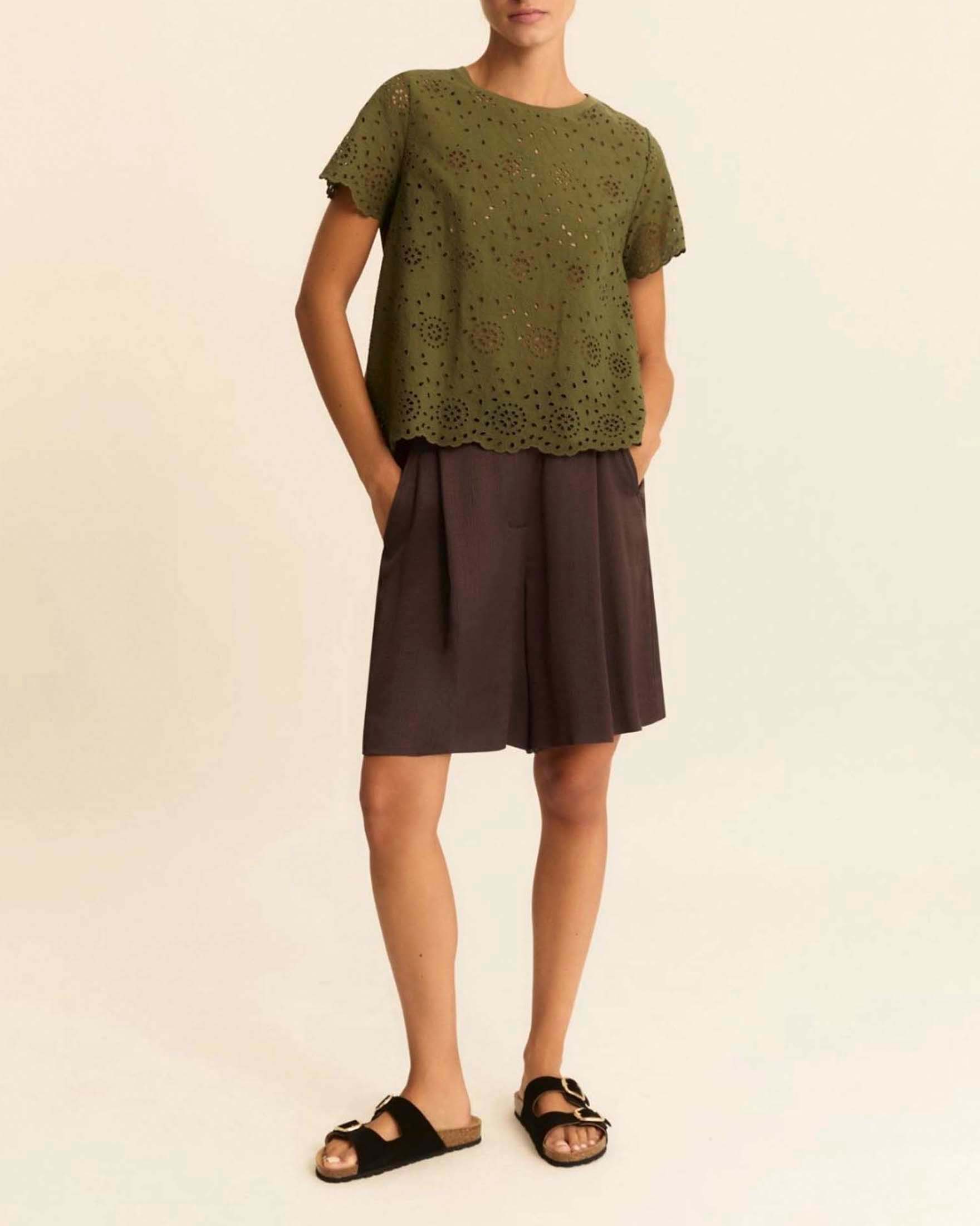 T-shirt girocollo Emme Marella militare in sangallo di cotone con retro in jersey e bordi smerlati