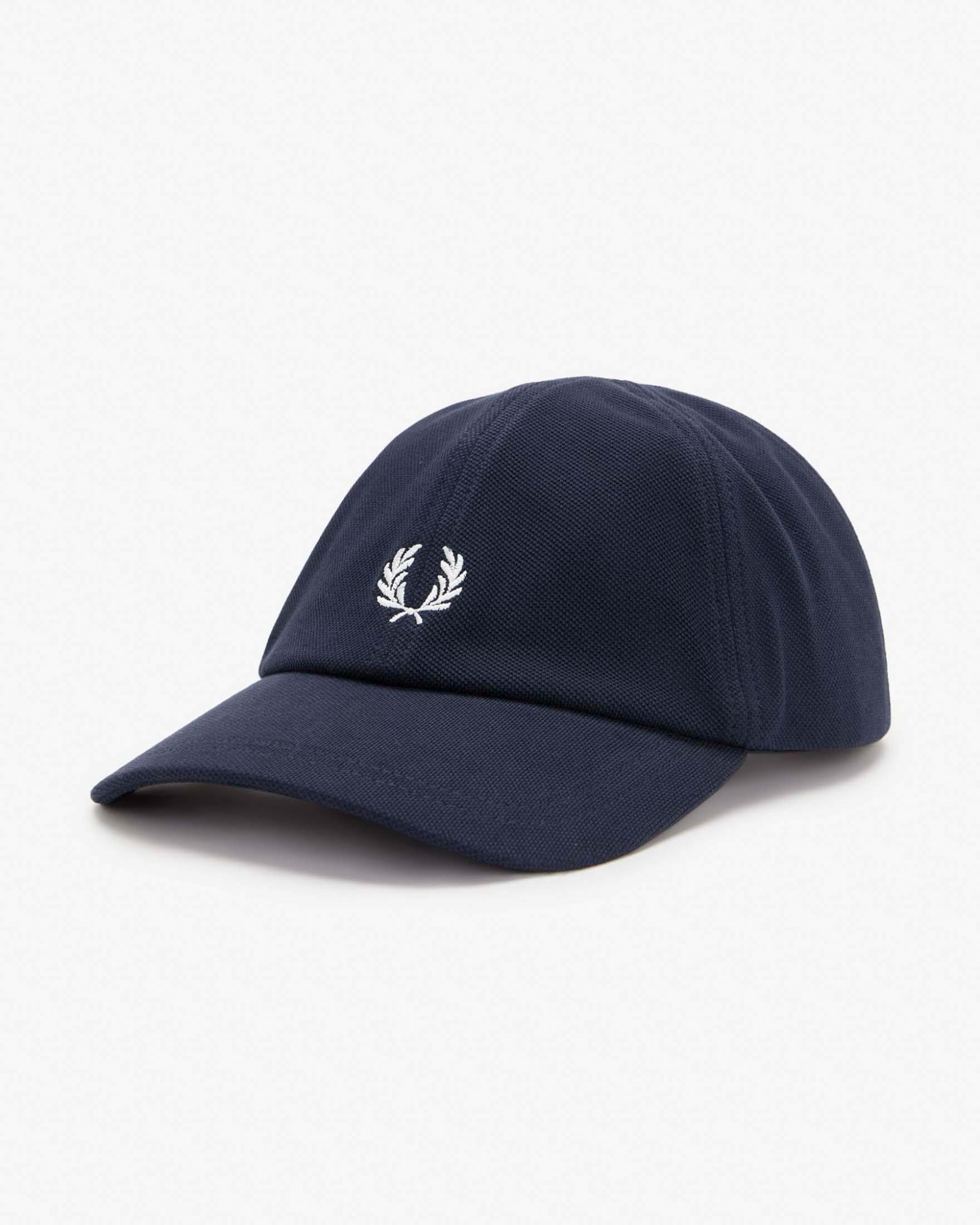 Berretto baseball Fred Perry blu in piquè di puro cotone con corona d'alloro bianca