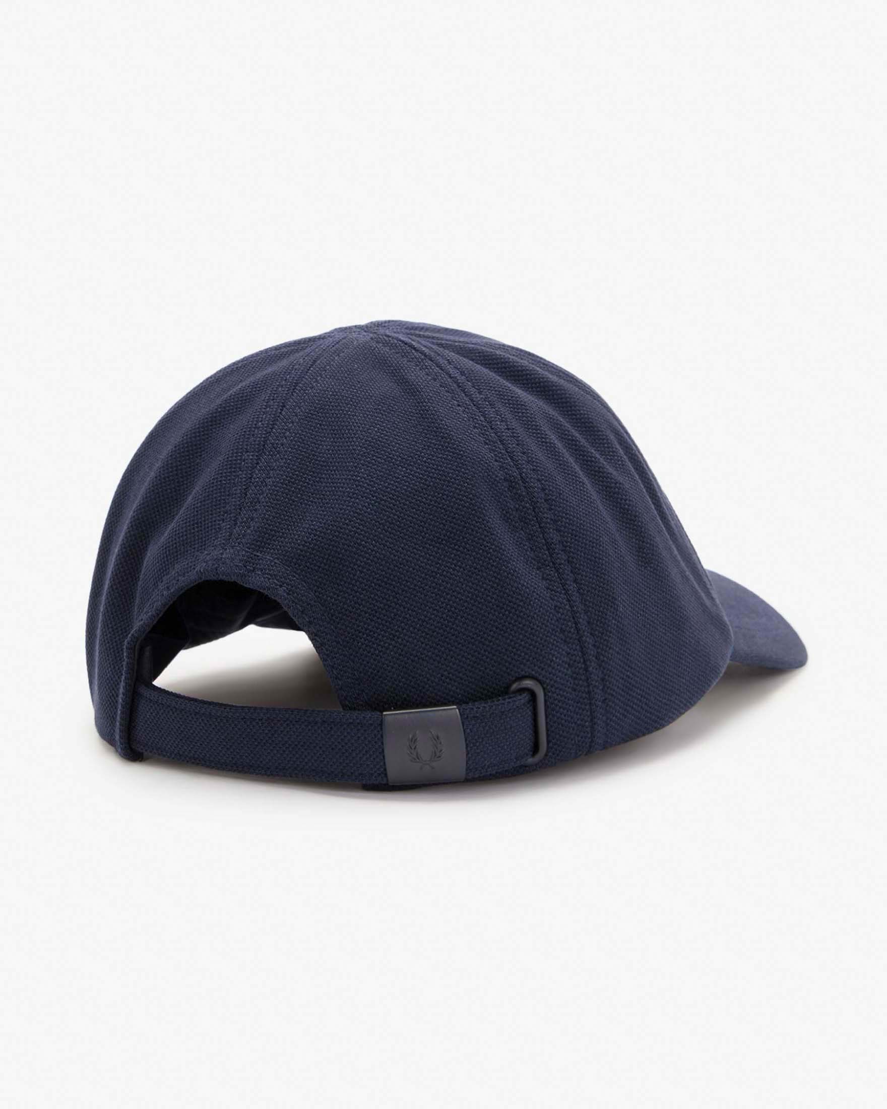 Berretto baseball Fred Perry blu in piquè di puro cotone con corona d'alloro bianca image