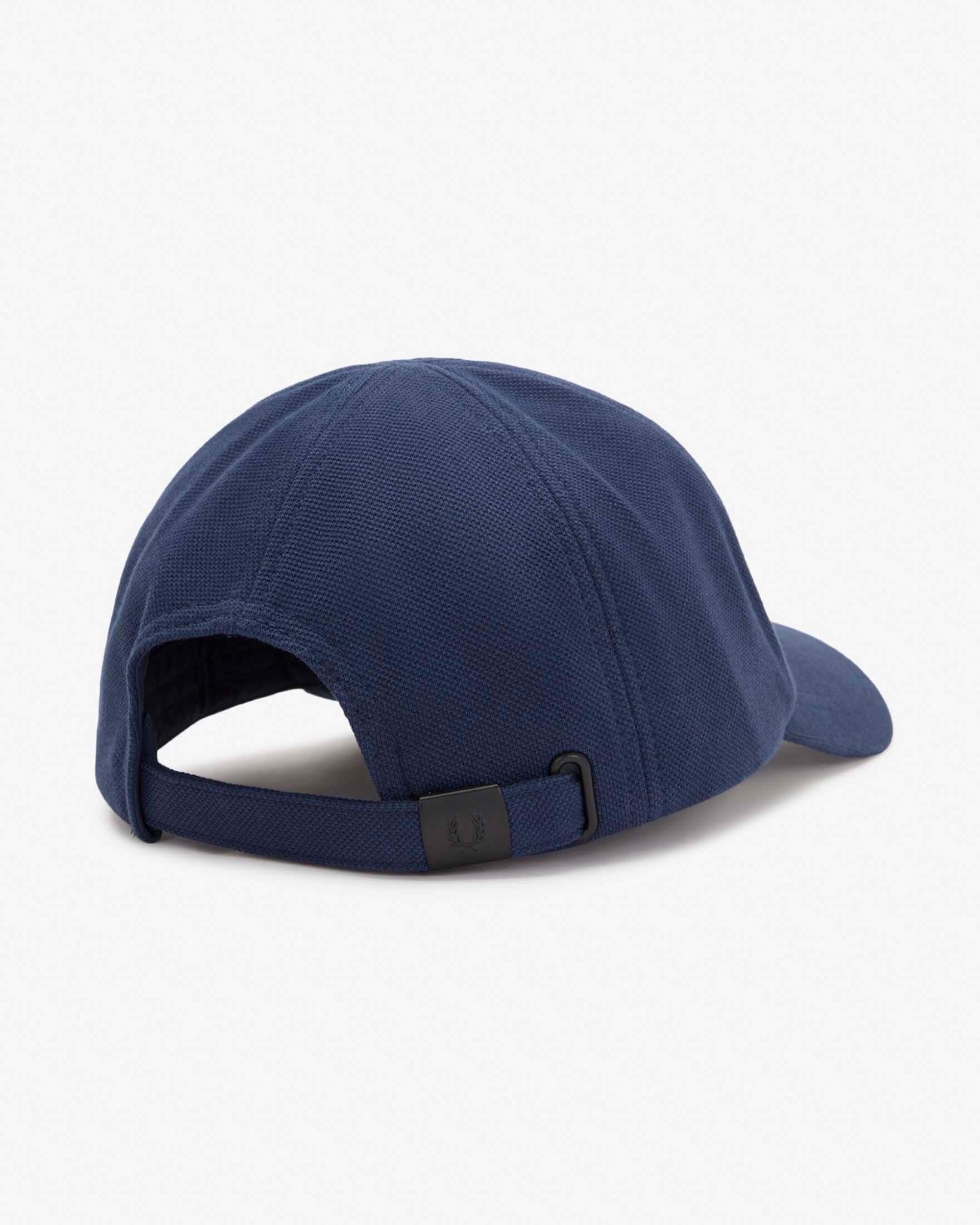 Berretto baseball Fred Perry blu in piquè di puro cotone con corona d'alloro azzurra image