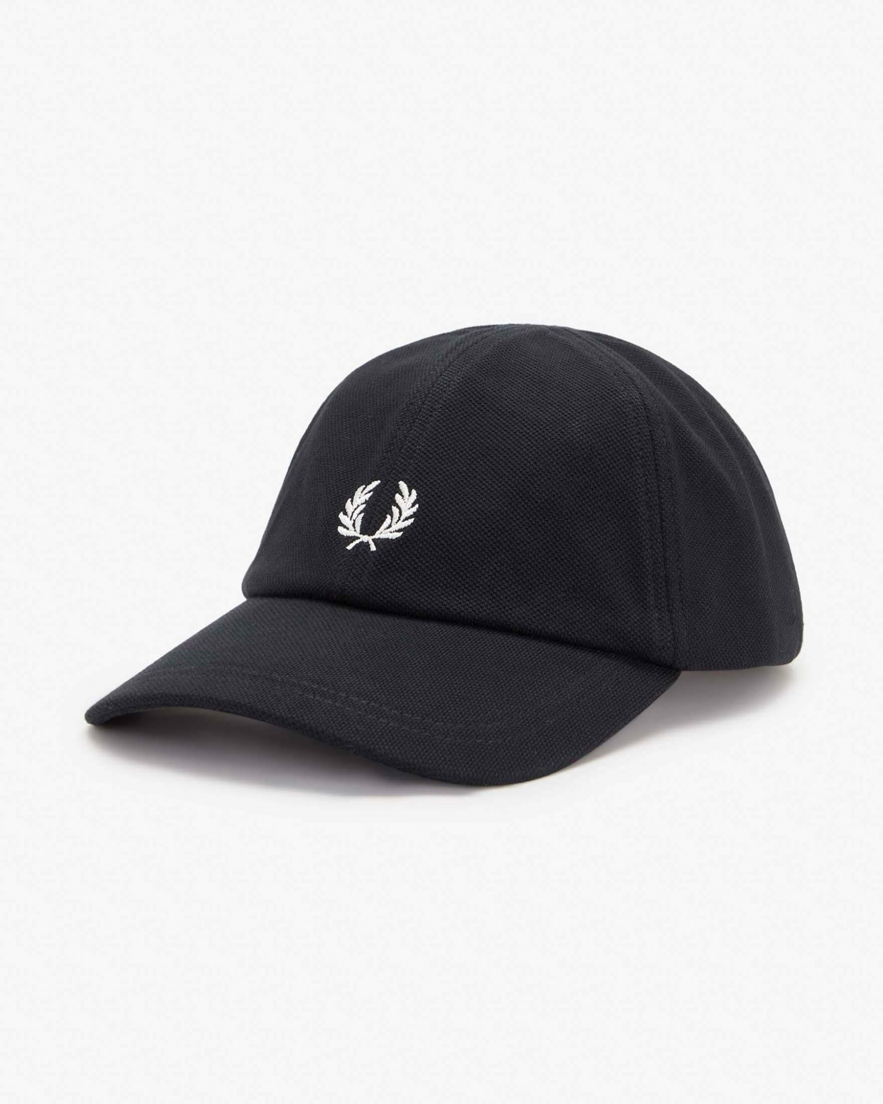 Berretto baseball Fred Perry nero in piquè di puro cotone con corona d'alloro bianca