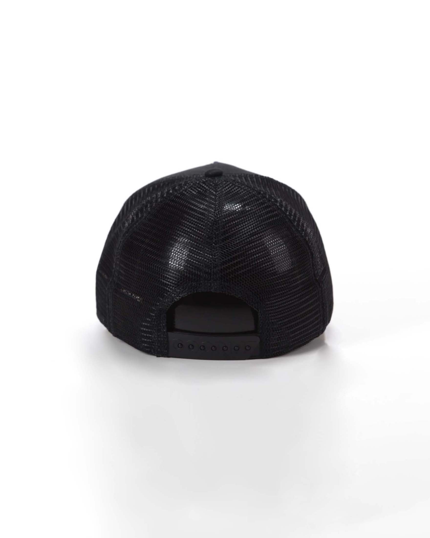 Berretto Goorin Bros trucker Bad Boy nero con patch rottweiler e frontino sabbia image