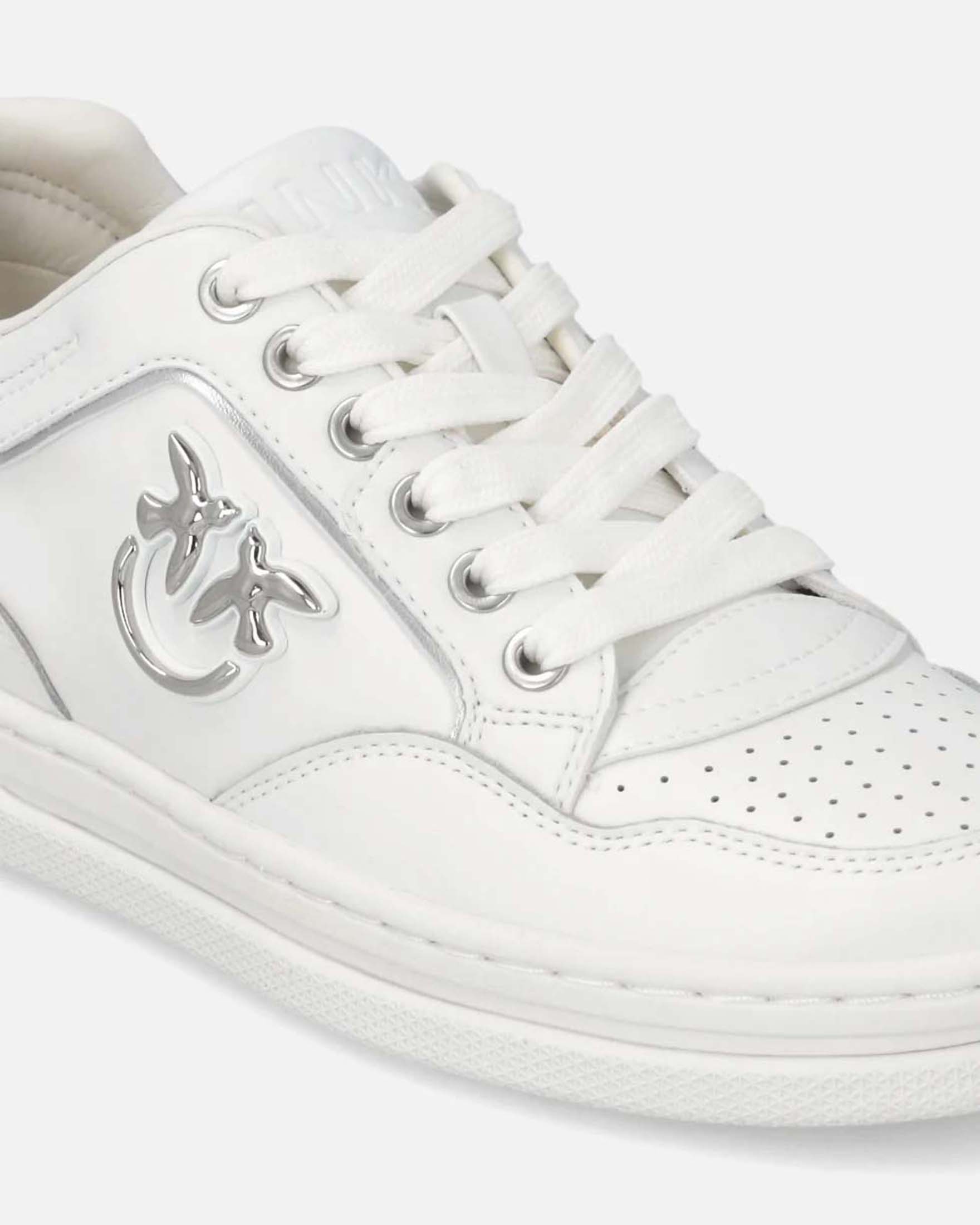 Sneaker Mandy Pinko bianca con lacci in pelle con finiture lucide e logo Love Birds argento image