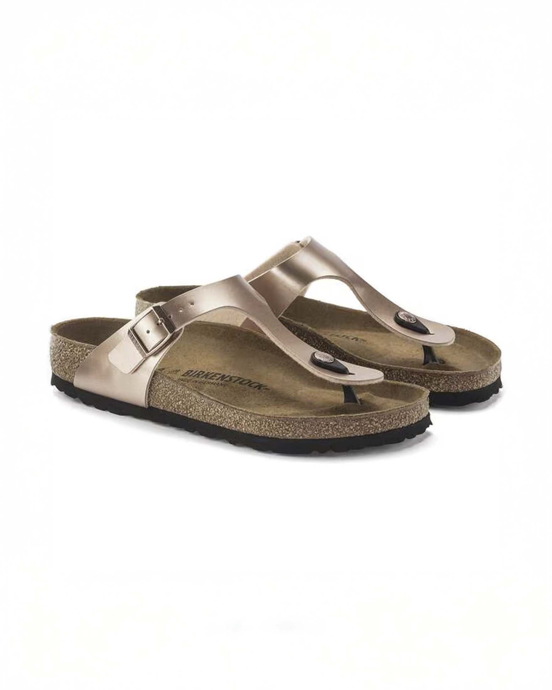 Infradito Gizeh Birkenstock color rame con finitura effetto laminato e fibbia in metallo image