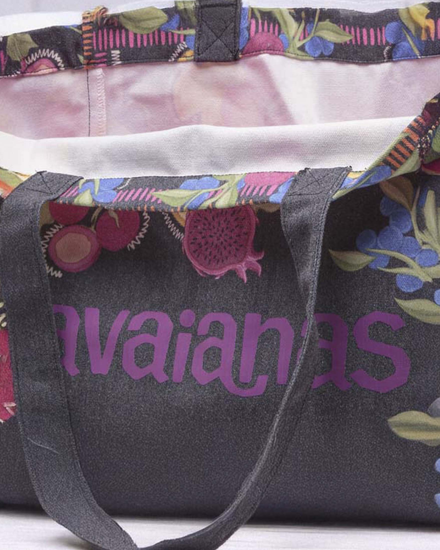 Borsa mare Beach Bag Logo XL Havaianas nera in misto cotone con stampa frutta multicolor image