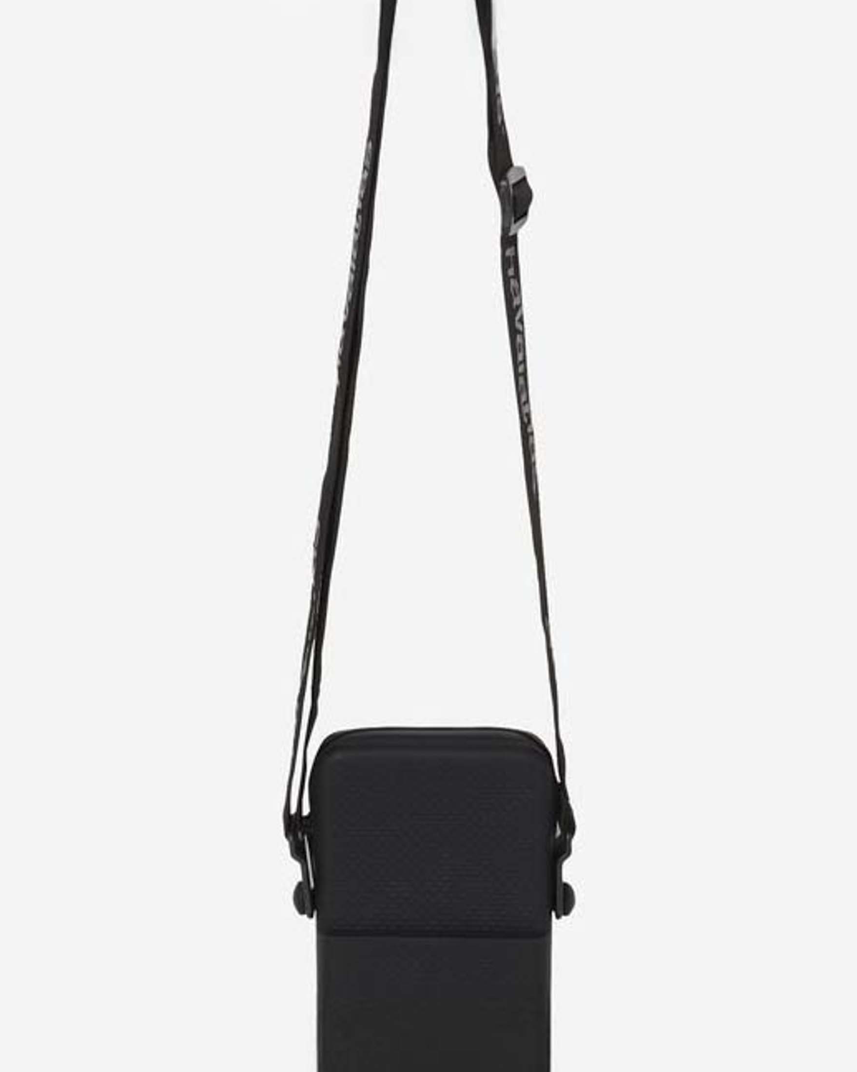 Street Bag Havaianas nera in silicone con tracolla regolabile e chiusura zip