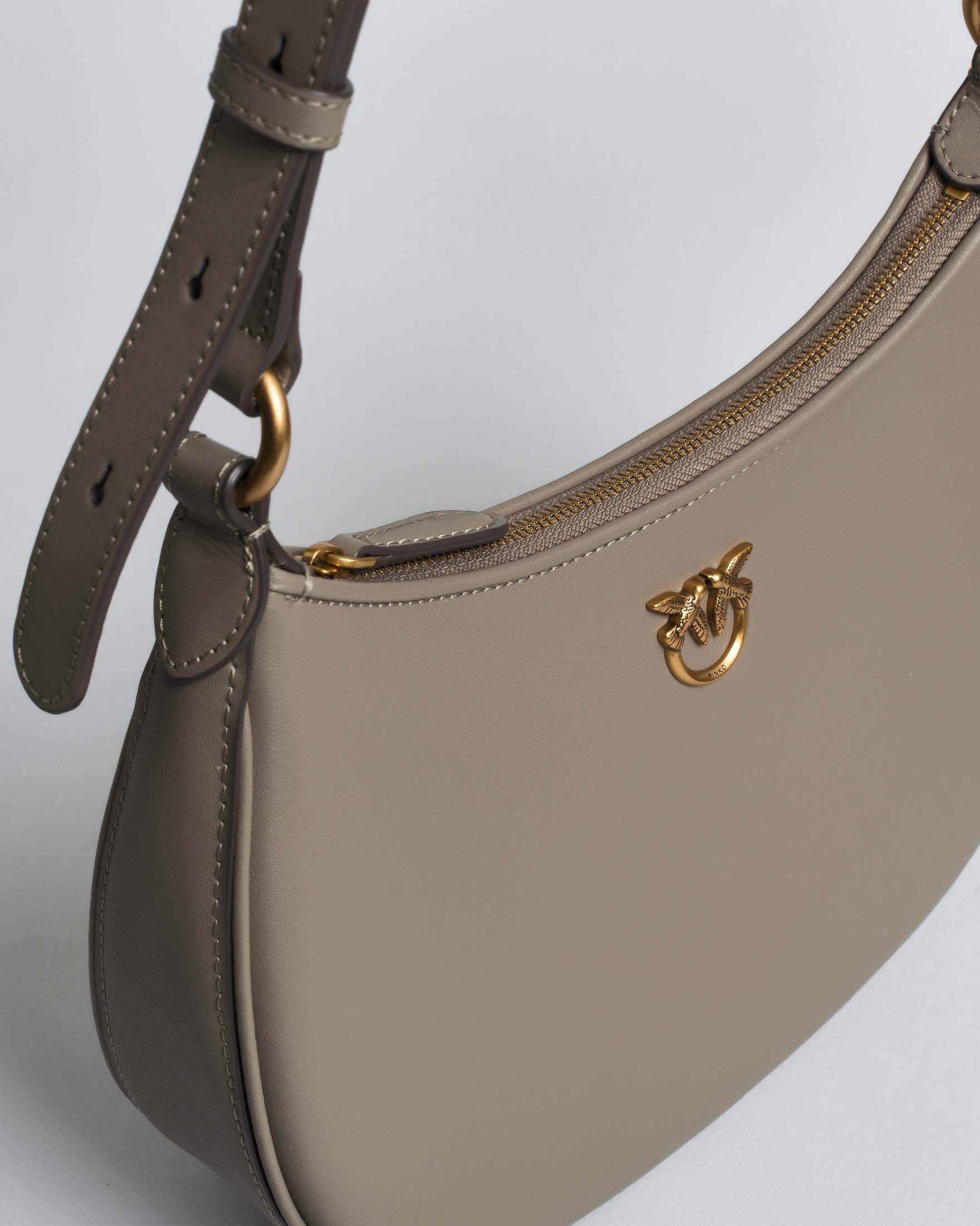 Borsa piccola a spalla Love Bag Half Moon Simply color taupe con logo dorato e tracolla image
