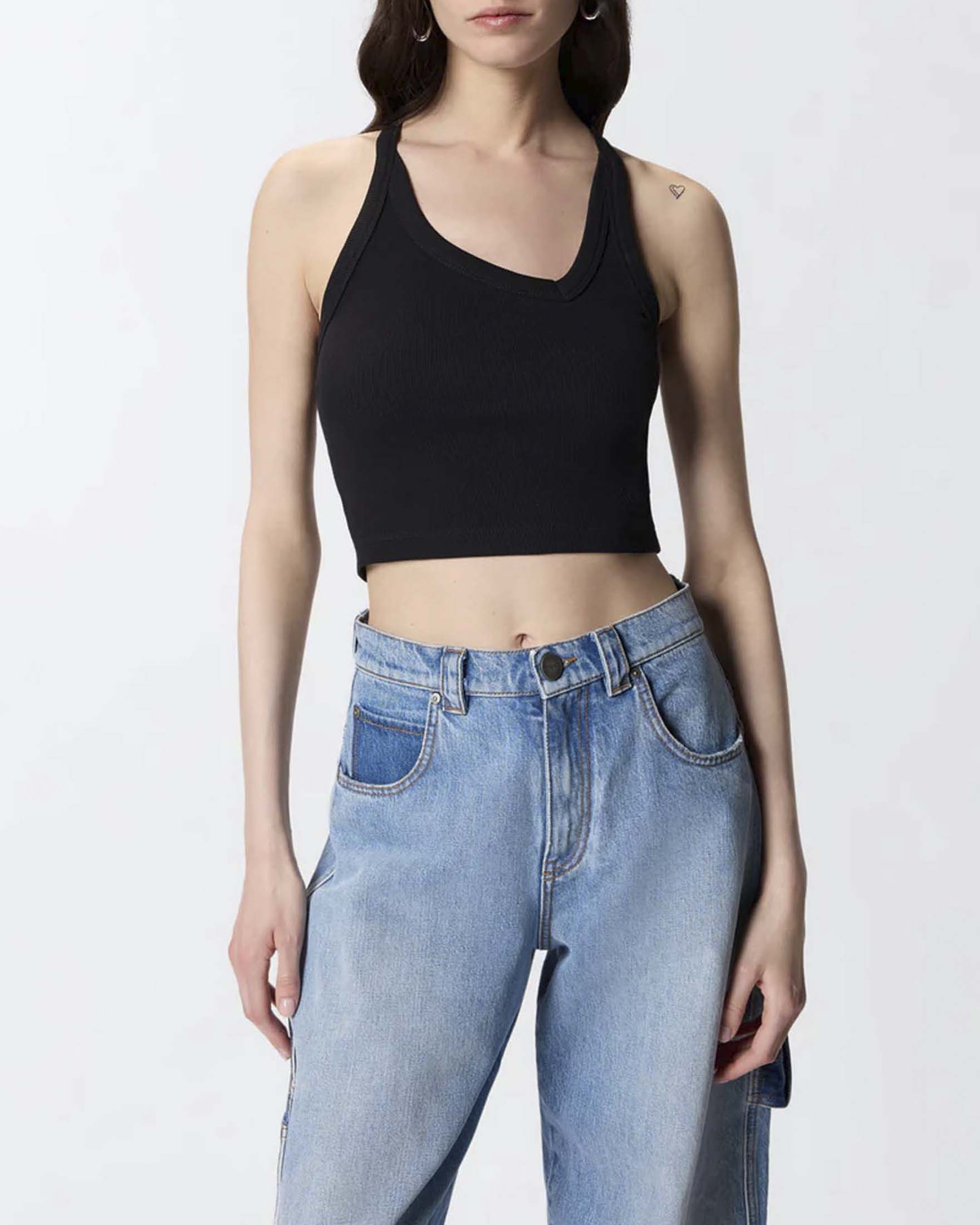 Canotta cropped Pinko nera in cotone stretch a costine con scollo asimmetrico image
