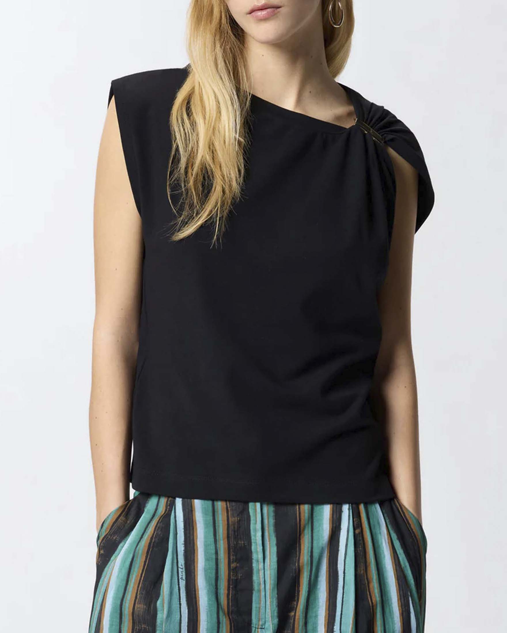 Top drappeggiato Pinko nero in cotone stretch con maniche ad aletta e dettaglio dorato