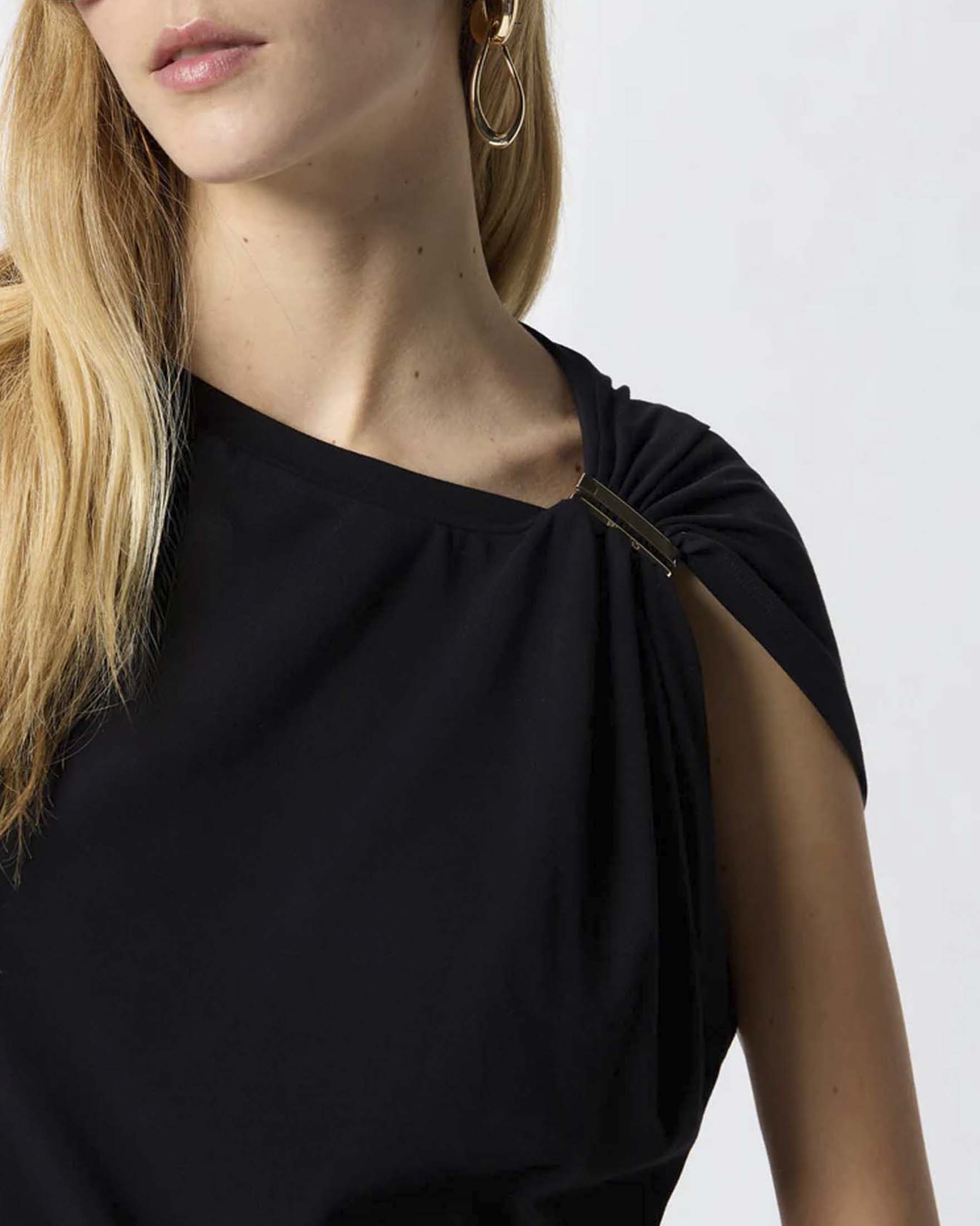 Top drappeggiato Pinko nero in cotone stretch con maniche ad aletta e dettaglio dorato