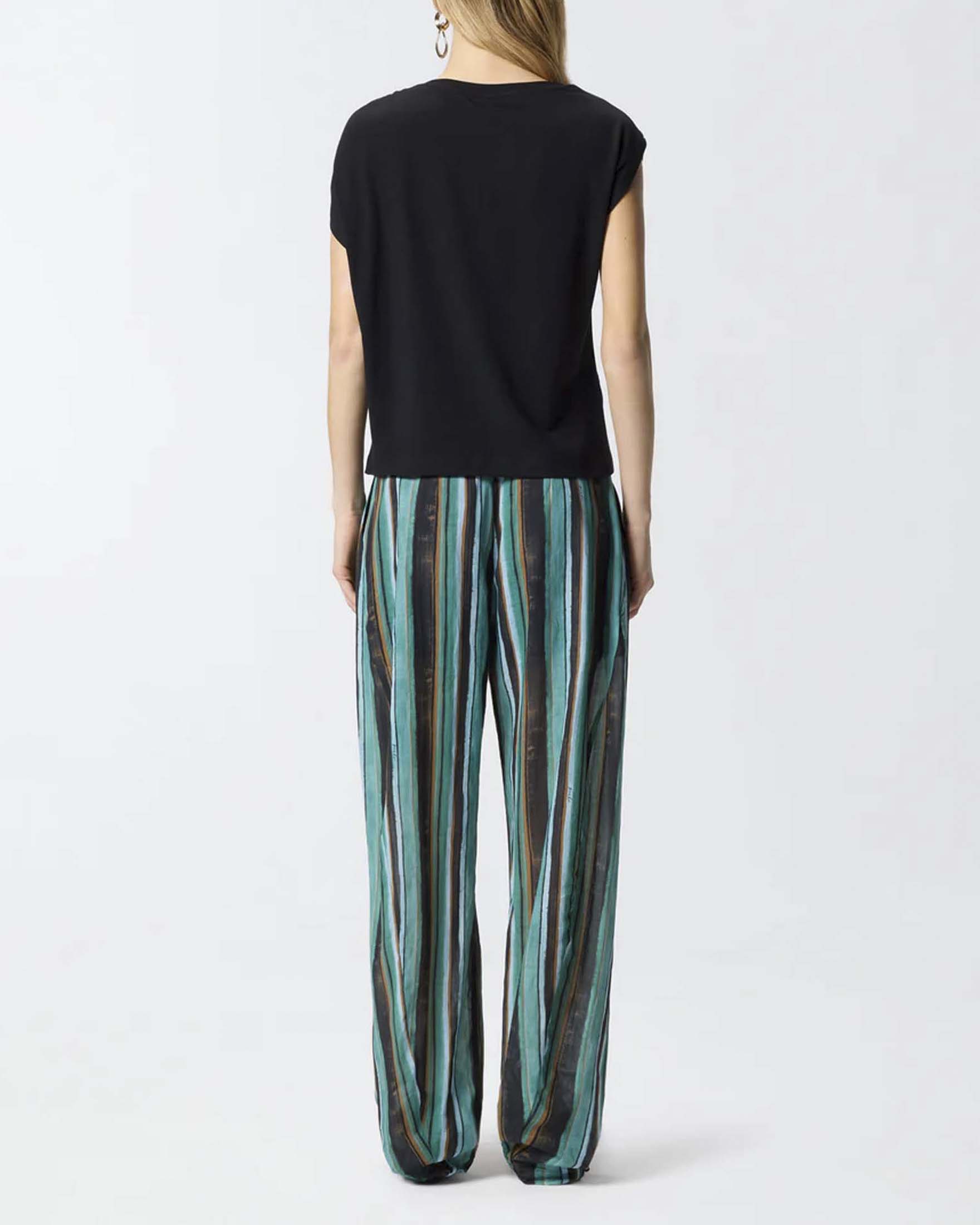 Top drappeggiato Pinko nero in cotone stretch con maniche ad aletta e dettaglio dorato