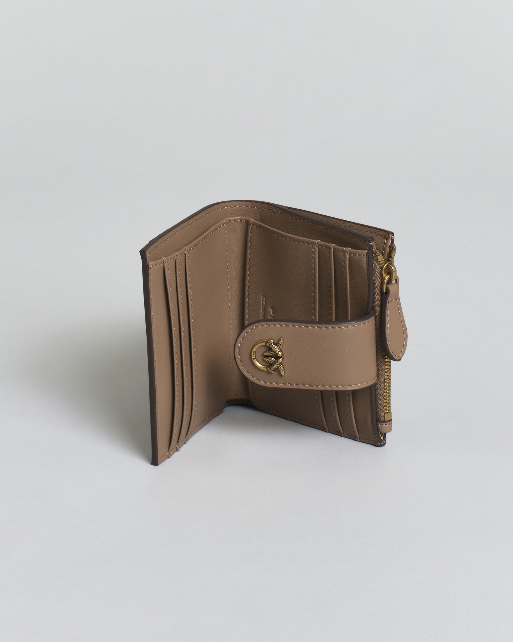 Portafoglio piccolo Pinko in pelle liscia color cammello con logo dorato