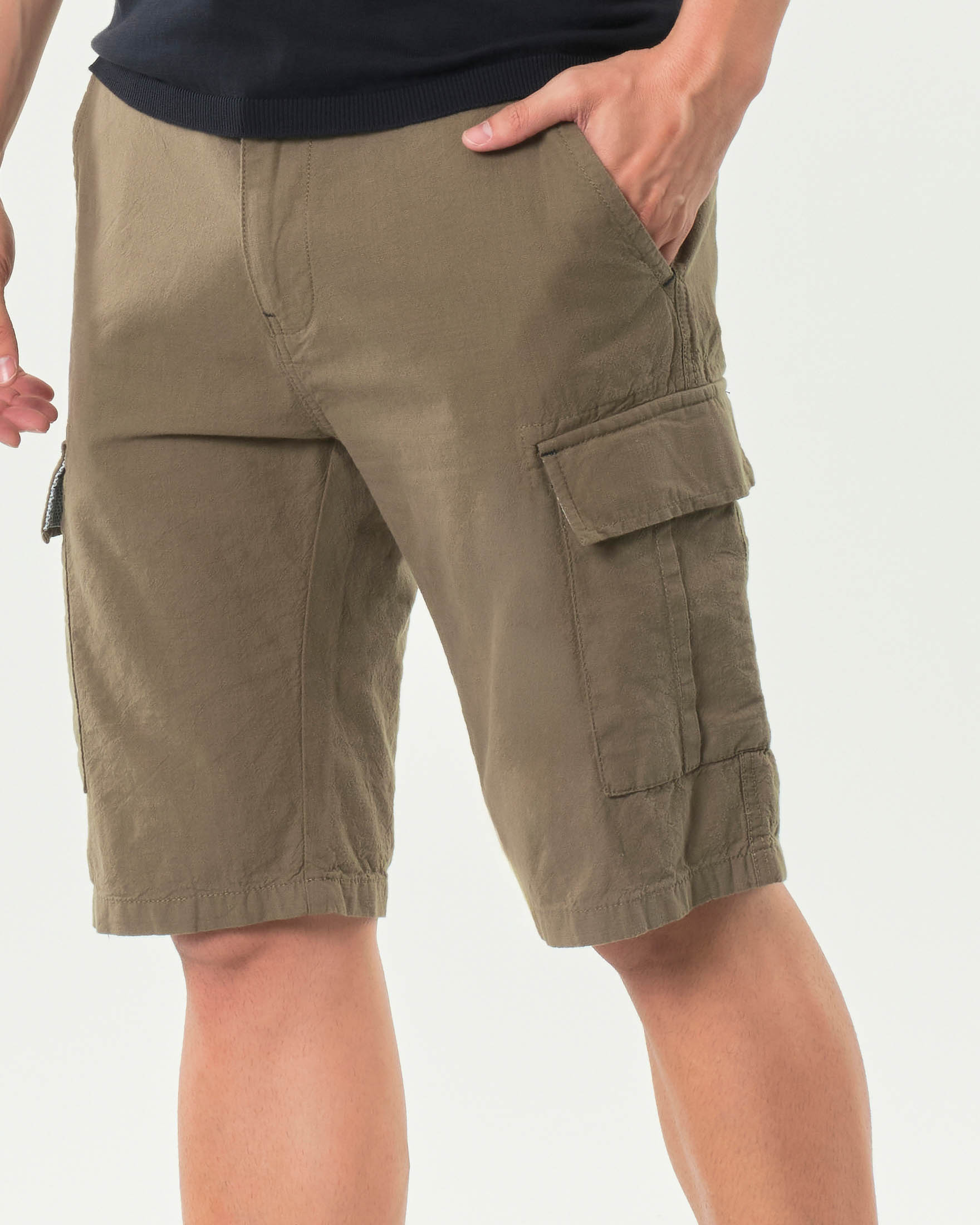 Bermuda cargo A.F.F. verde militare in puro cotone con coulisse image