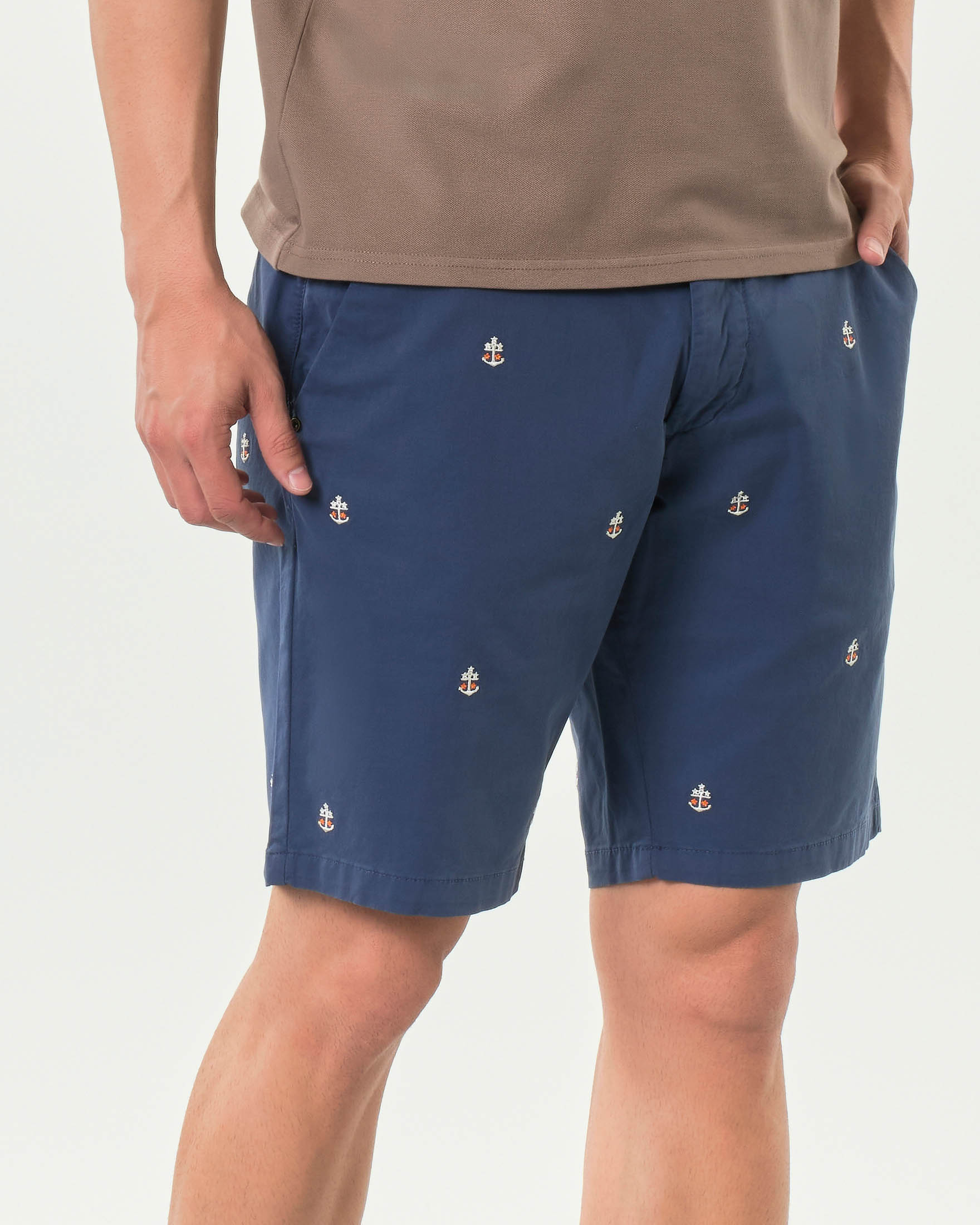Bermuda chino Impure blu in cotone stretch con ancorette ricamate image
