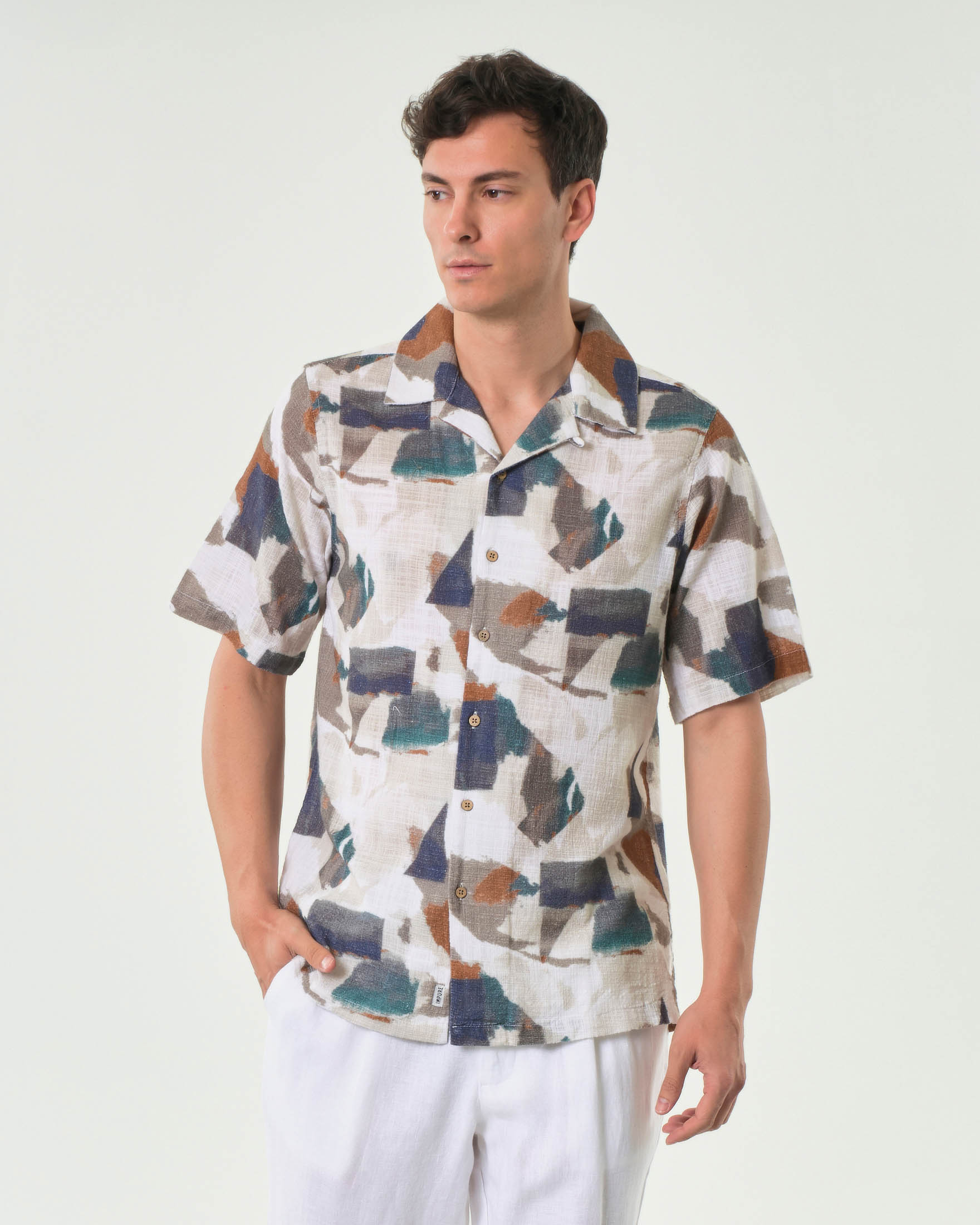 Camicia mezza manica Impure panna con pennellate multicolor in puro cotone effetto fiammato