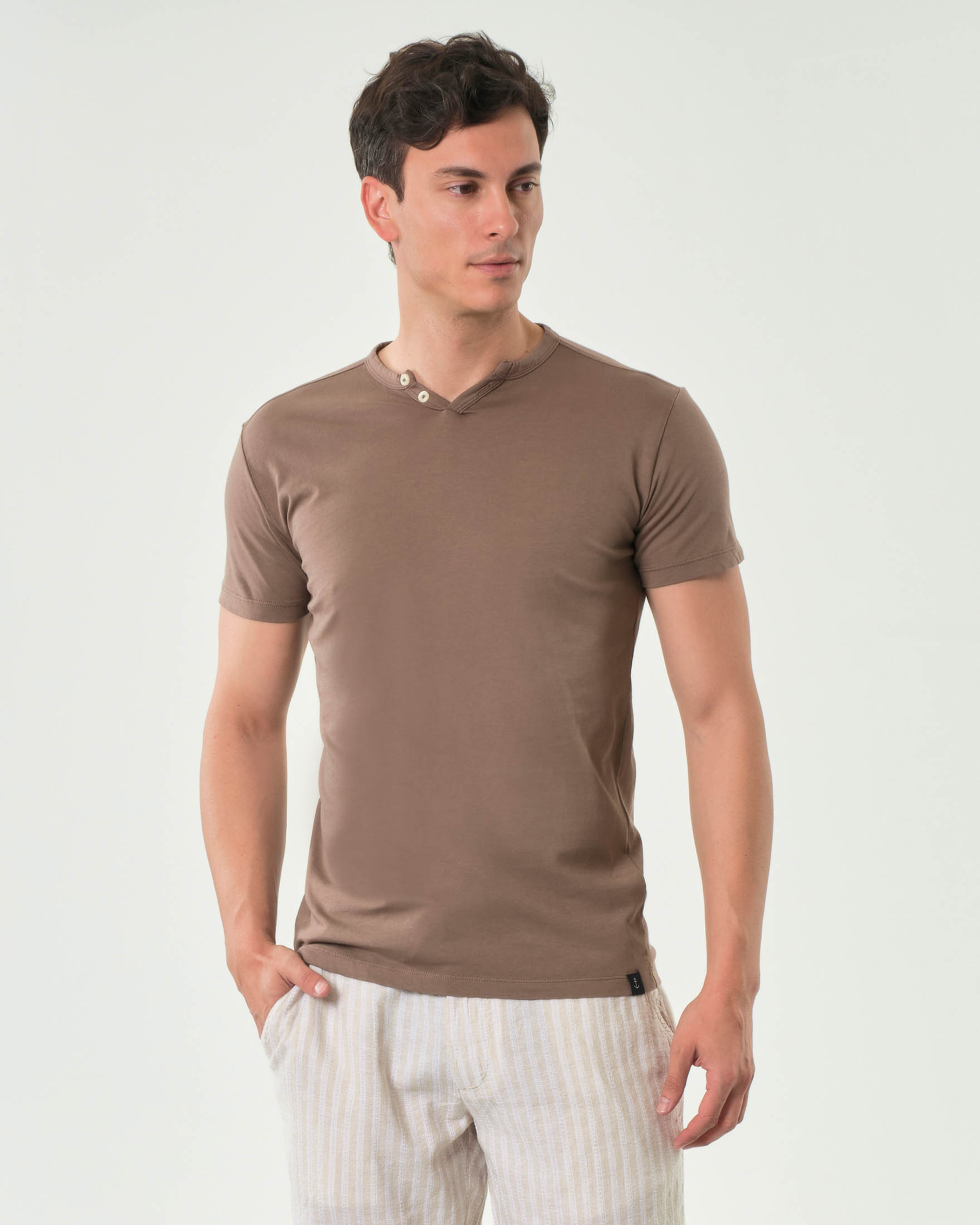 T-shirt serafino mezza manica Impure marrone in puro cotone